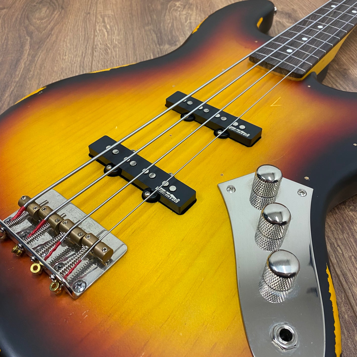 Pre-Owned Vintage V74MRJP Icon Fretless Bass - Distressed Sunset Sunburst