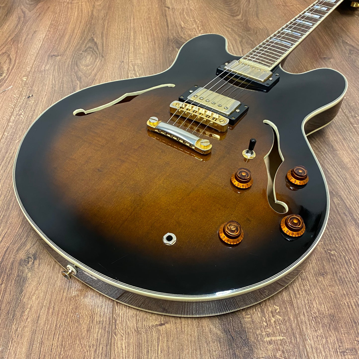Pre-Owned Epiphone Sheraton Korean - Vintage Sunburst - 1987
