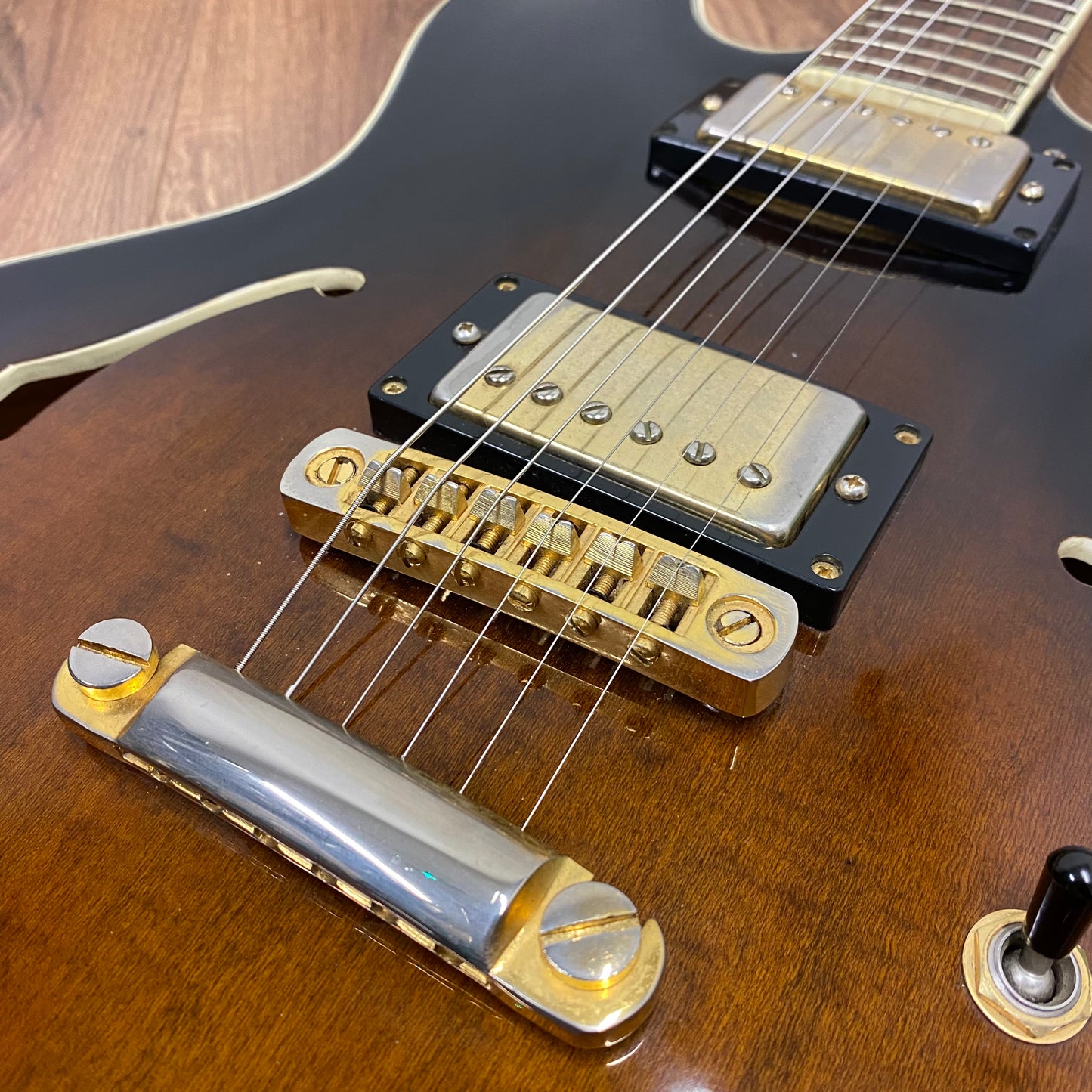 Pre-Owned Epiphone Sheraton Korean - Vintage Sunburst - 1987