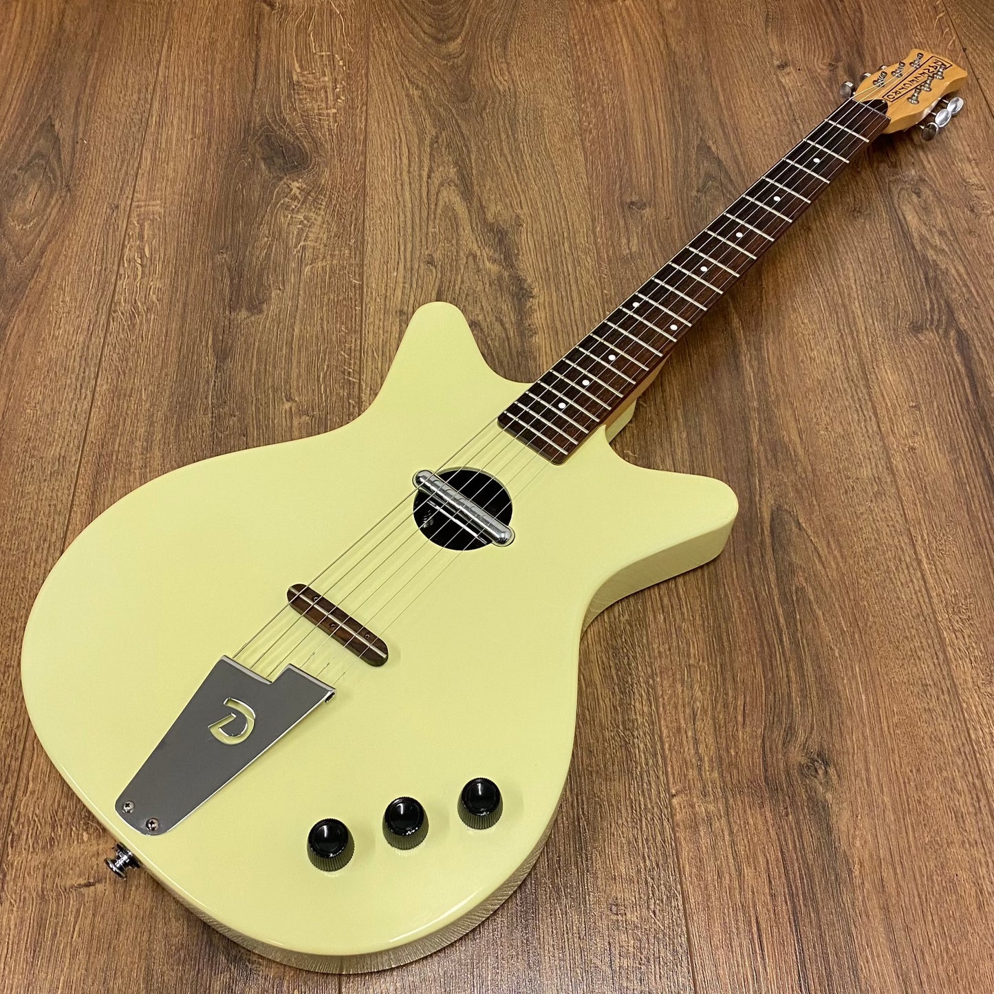 Pre-Owned Danelectro DCV56 Convertible Hollowbody - Creme