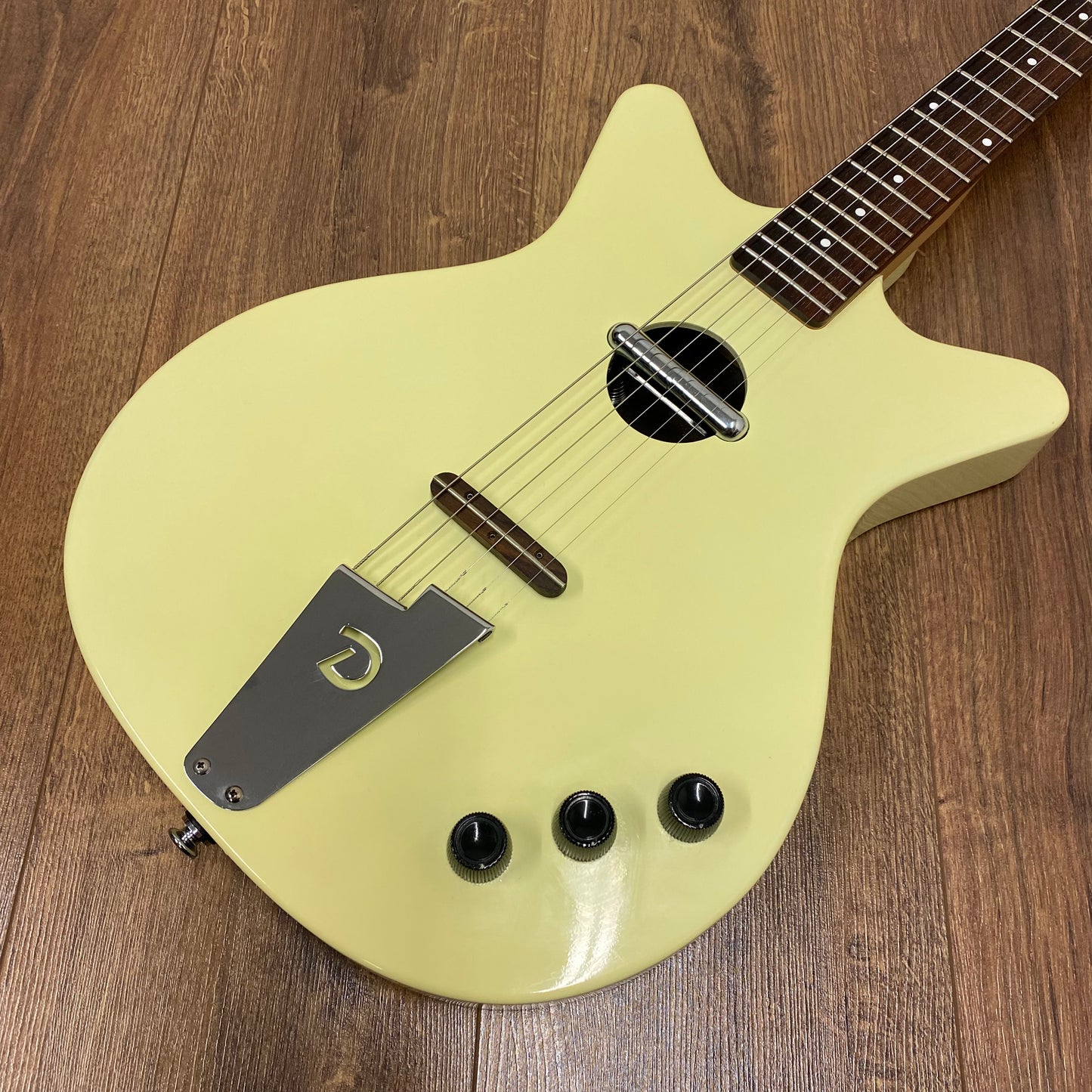 Pre-Owned Danelectro DCV56 Convertible Hollowbody - Creme