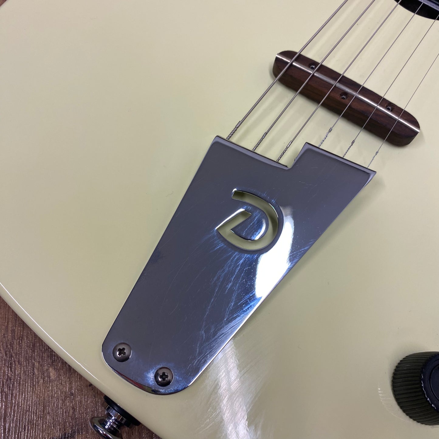 Pre-Owned Danelectro DCV56 Convertible Hollowbody - Creme