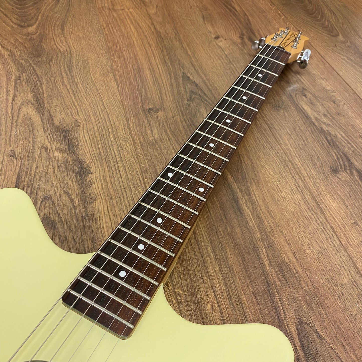 Pre-Owned Danelectro DCV56 Convertible Hollowbody - Creme