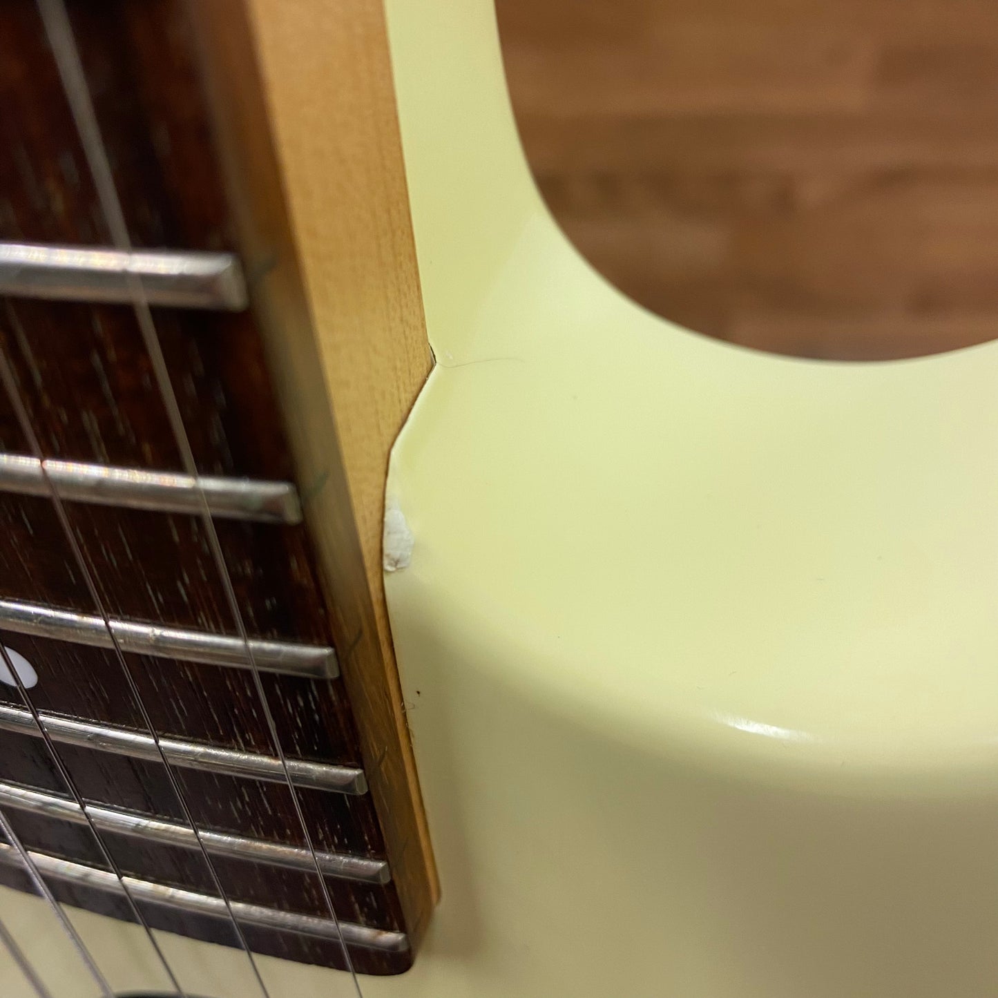 Pre-Owned Danelectro DCV56 Convertible Hollowbody - Creme