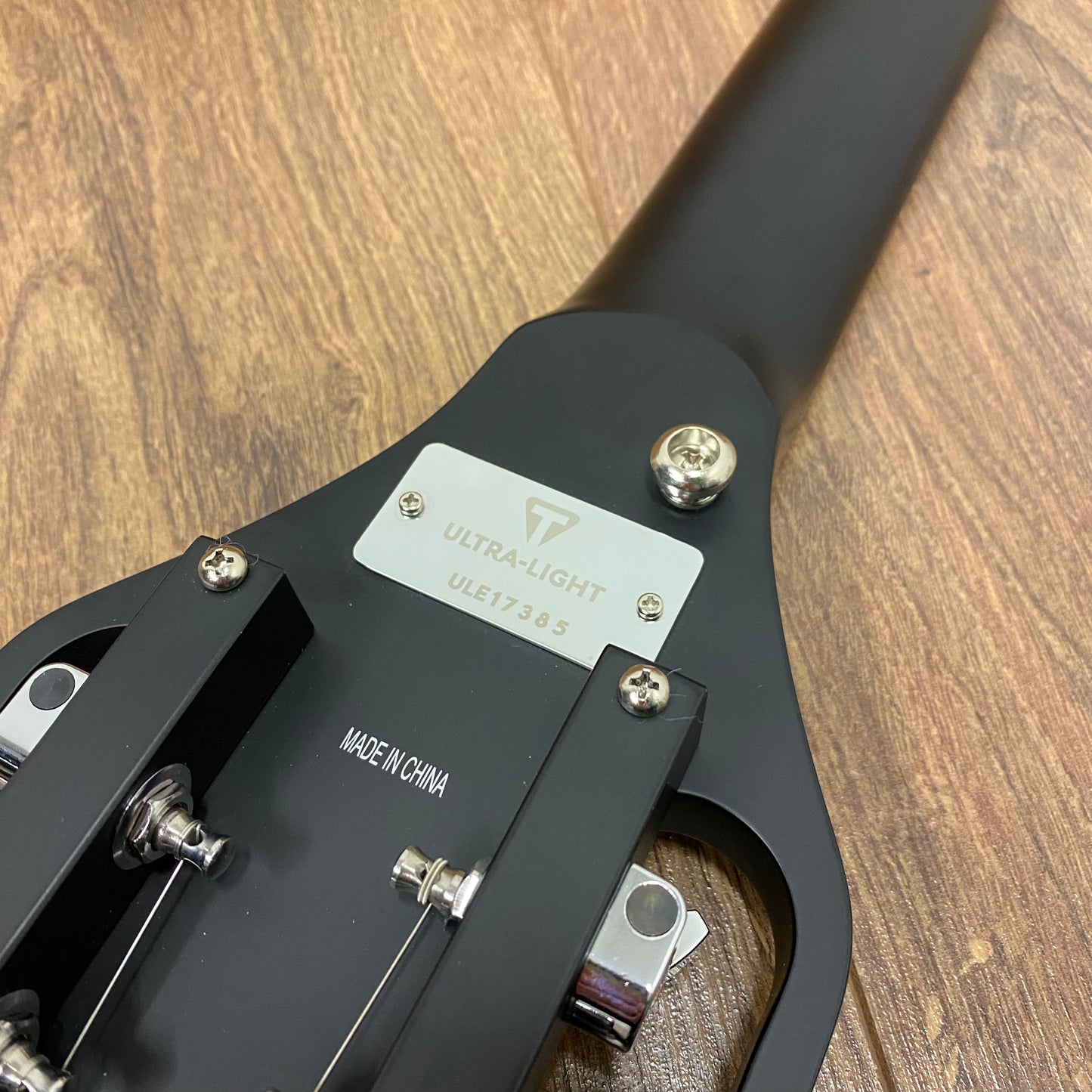 Pre-Owned Traveler ULE Ultra-Light Electric Travel Guitar - Matte Black