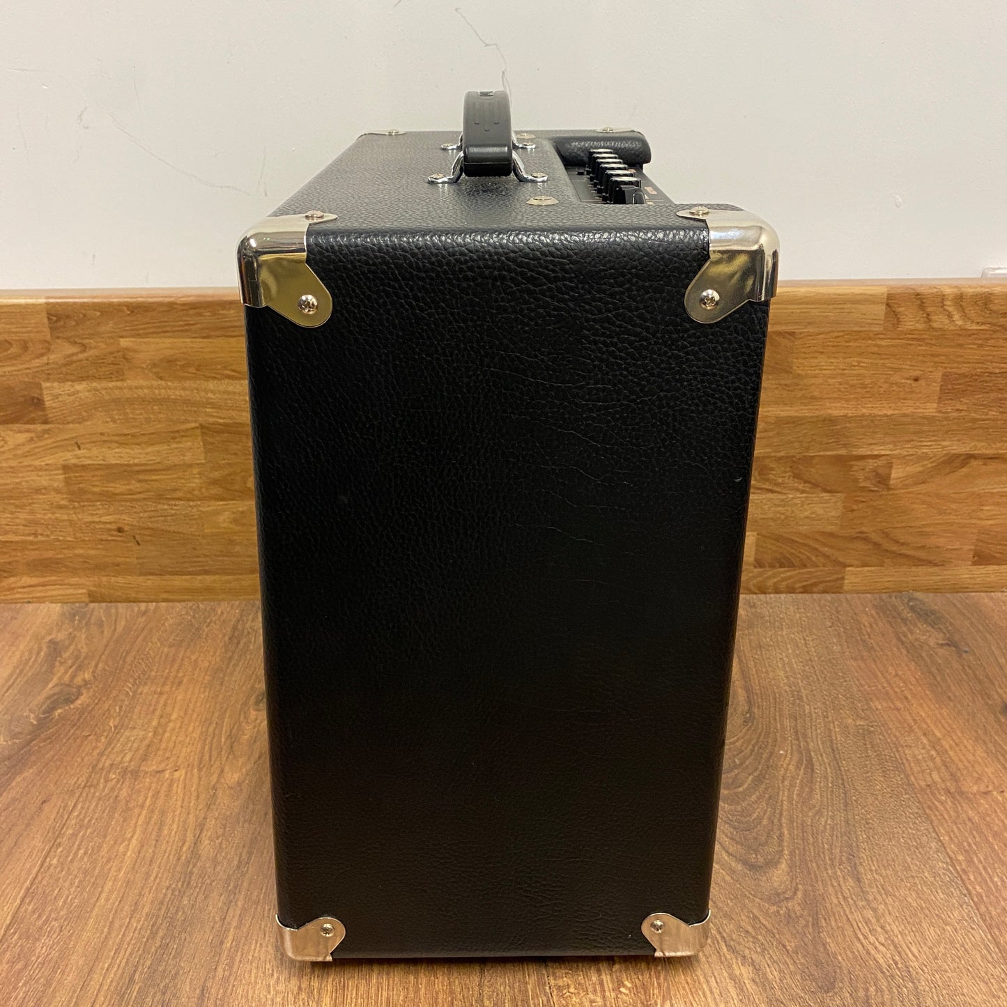 Pre-Owned Roland Blues Cube Hot British EL84 Modified Combo Amp