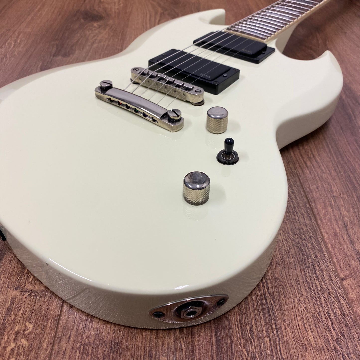 Pre-Owned LTD Viper 400 - White