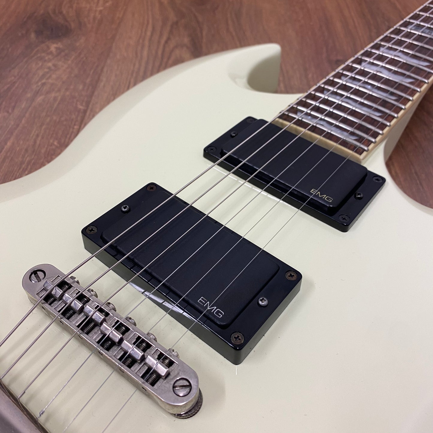 Pre-Owned LTD Viper 400 - White
