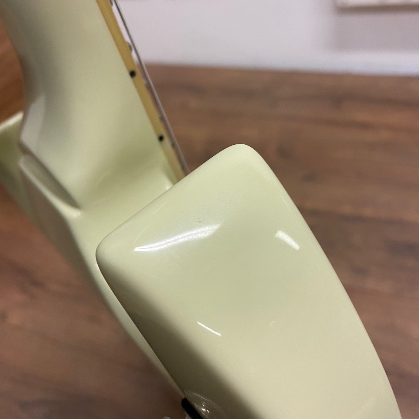 Pre-Owned LTD Viper 400 - White