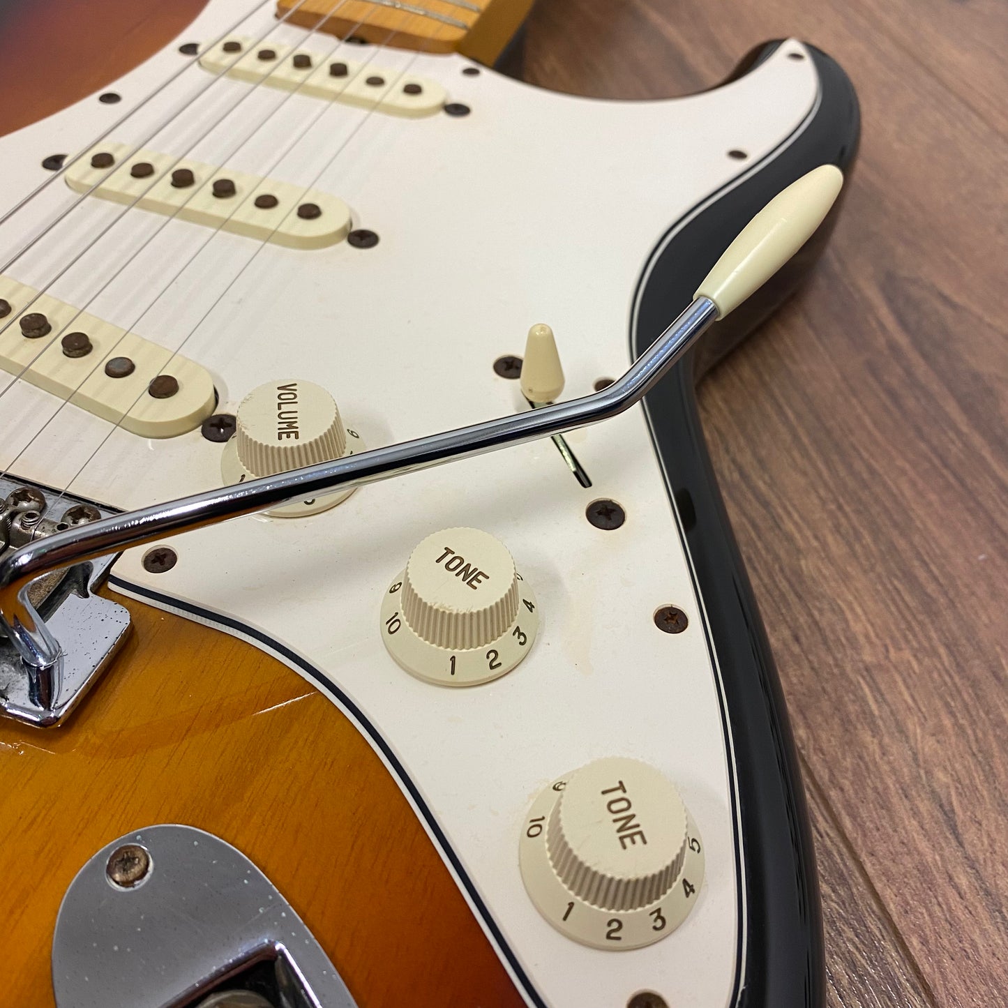 Pre-Owned Fender MIJ ST-67 Stratocaster - 3-Tone Sunburst - 1996