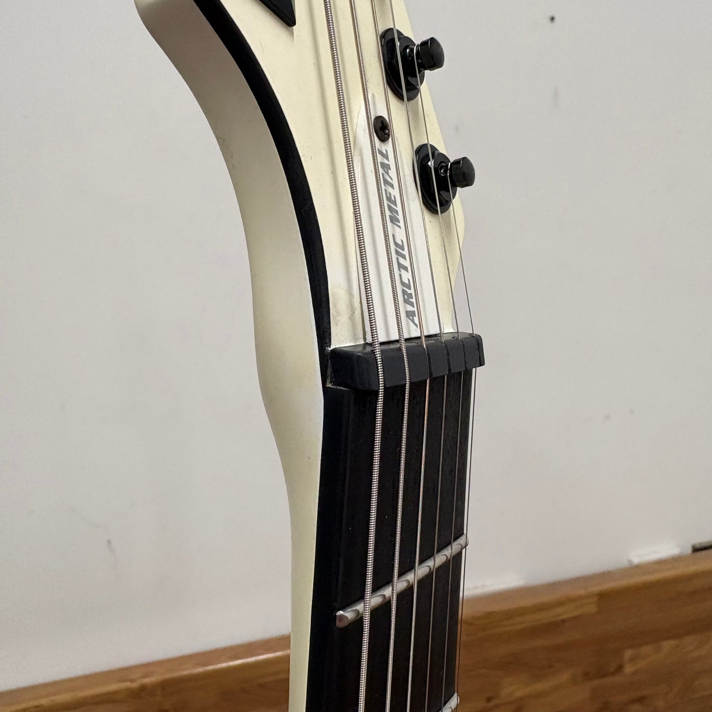 Pre-Owned LTD Phoenix Arctic Metal - Snow White Satin