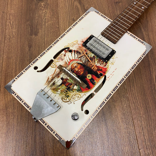 Pre-Owned Drummond & Hammett Especial Deluxe Cigar Box Guitar