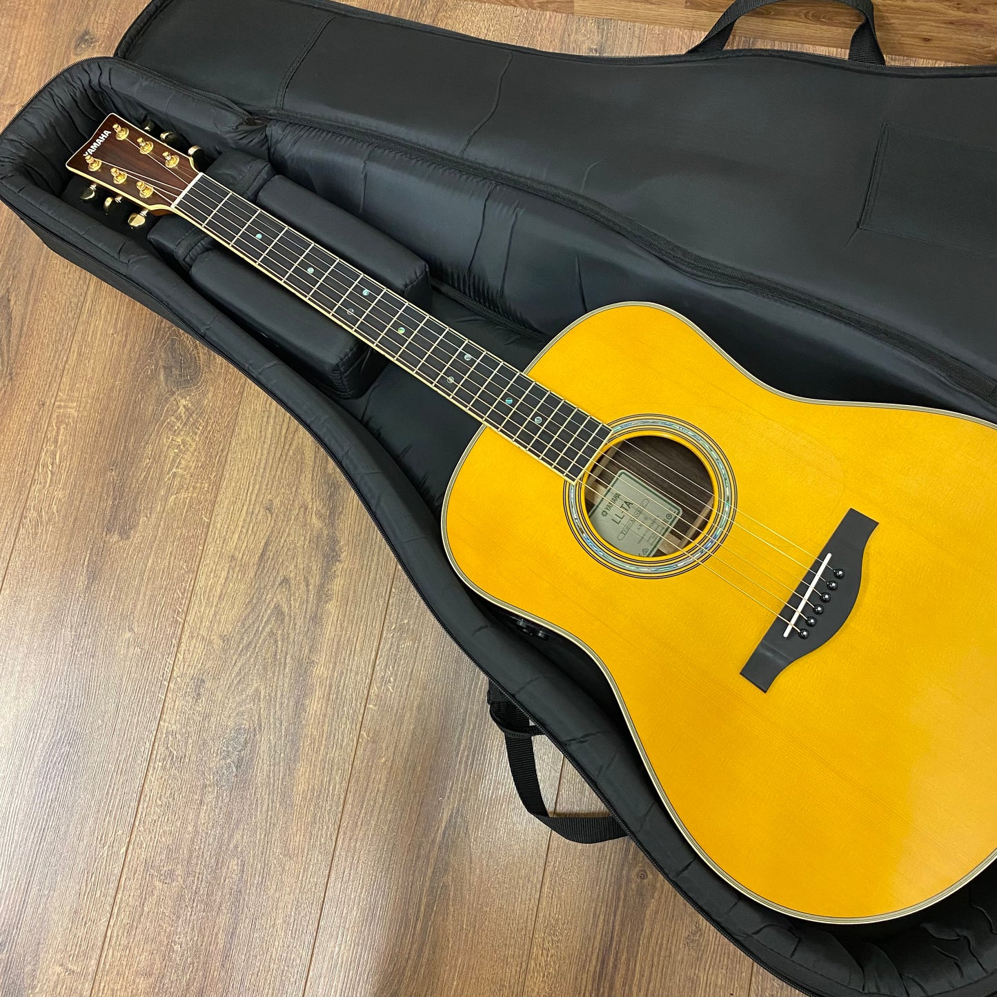Pre-Owned Yamaha LL-TA Transacoustic - Vintage Tint