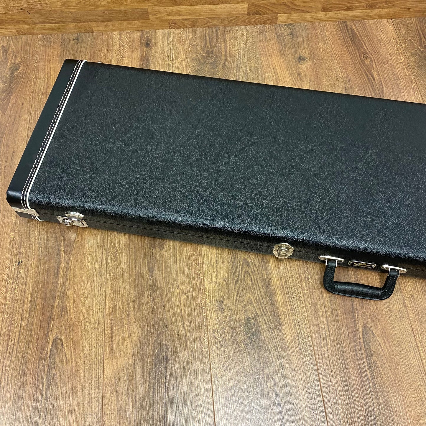 Pre-Owned G&L USA CLF Research L2000 - Jet Black - 2019