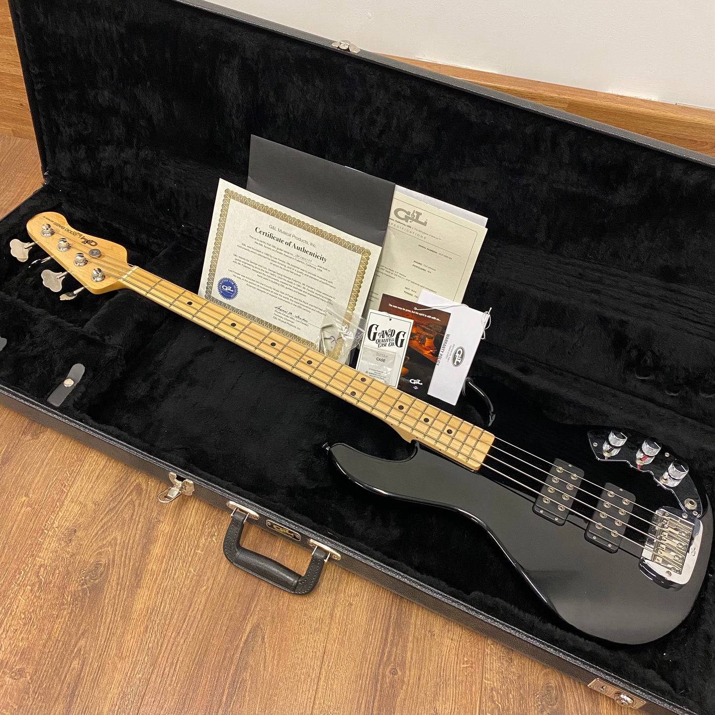 Pre-Owned G&L USA CLF Research L2000 - Jet Black - 2019