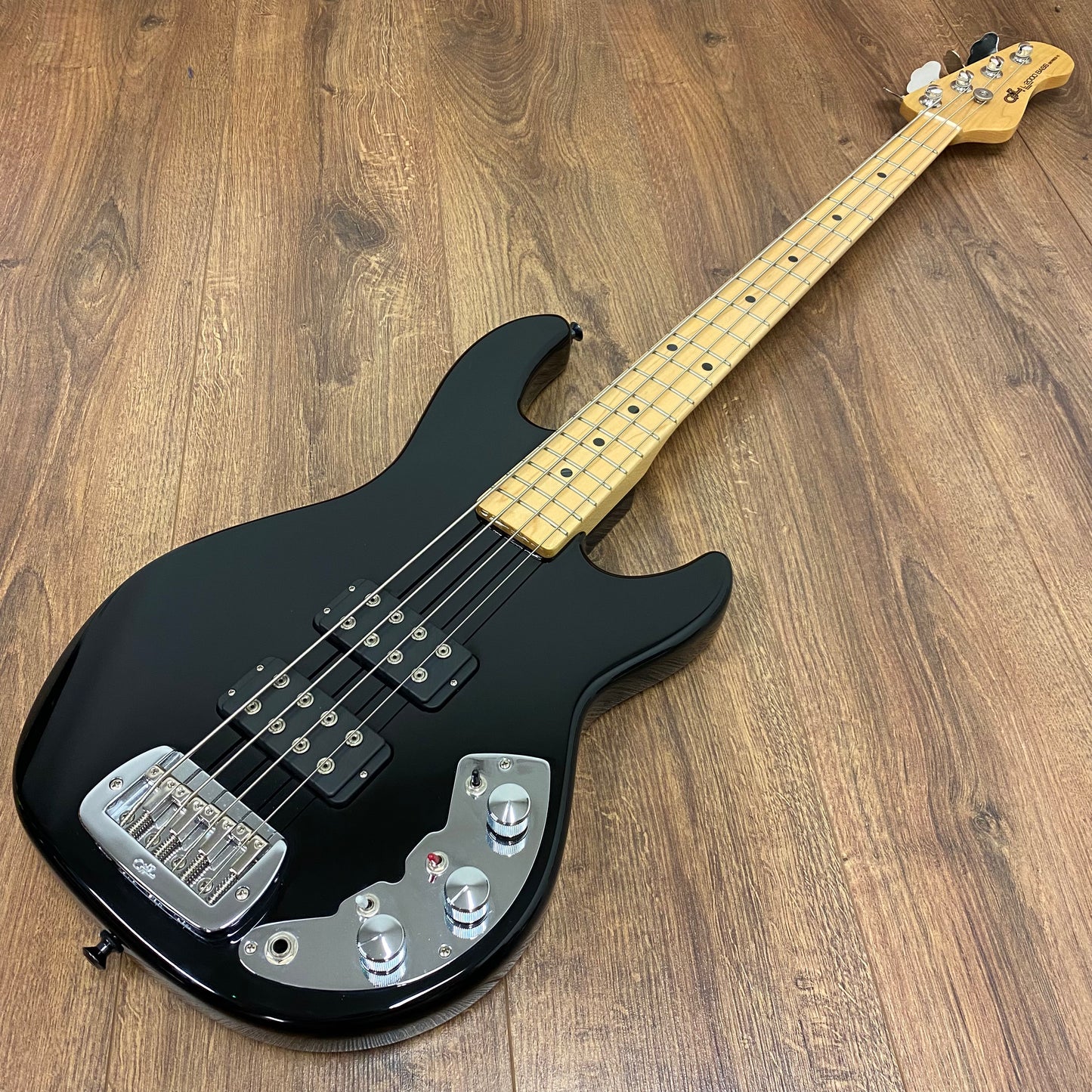 Pre-Owned G&L USA CLF Research L2000 - Jet Black - 2019