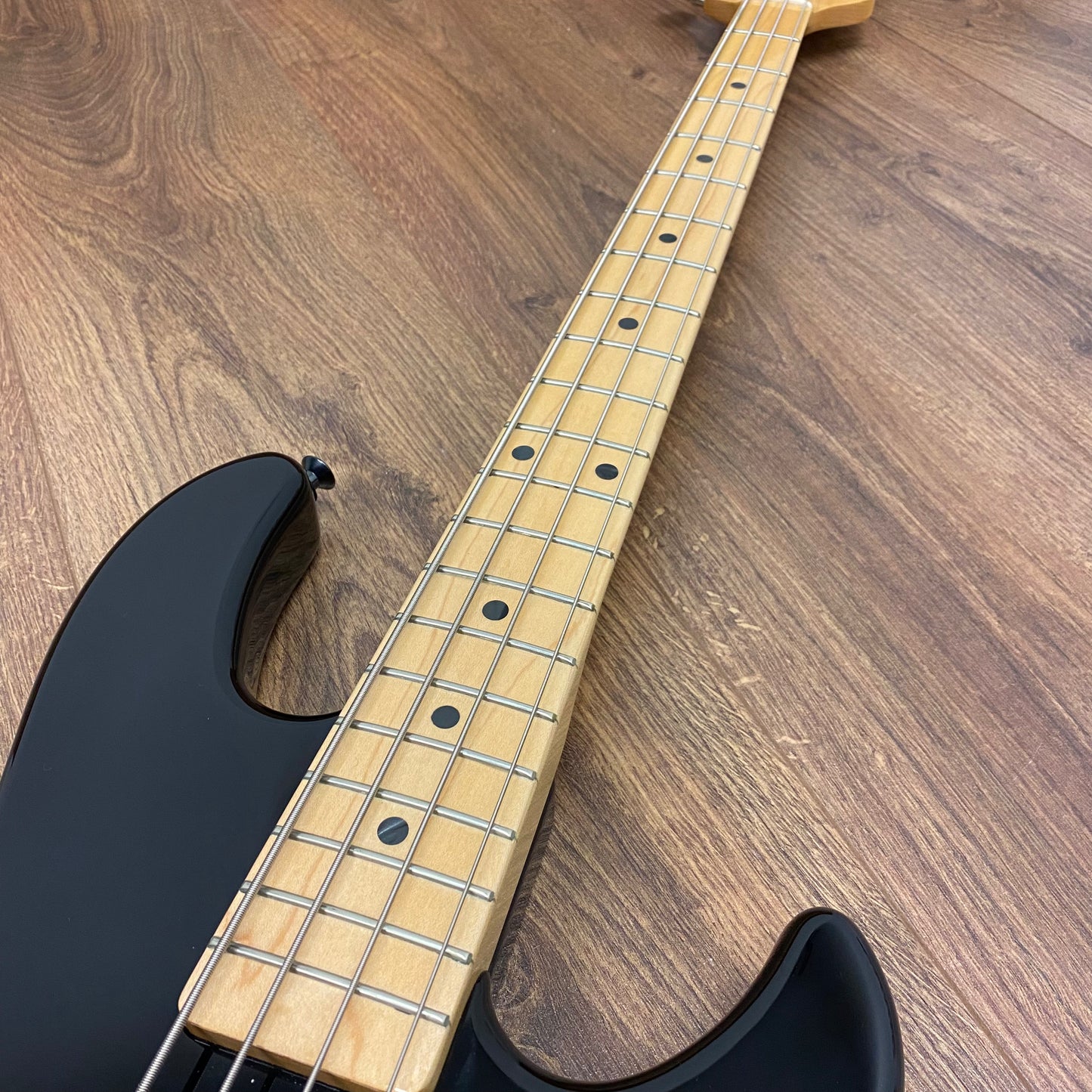 Pre-Owned G&L USA CLF Research L2000 - Jet Black - 2019