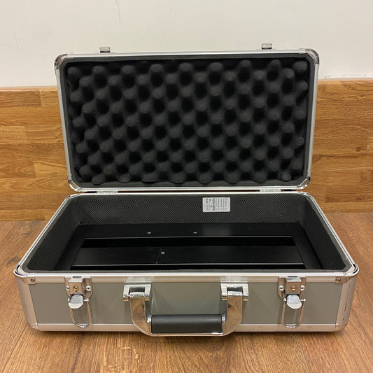 Pre-Owned Pedaltrain Metro 16 Pedalboard w/ Case