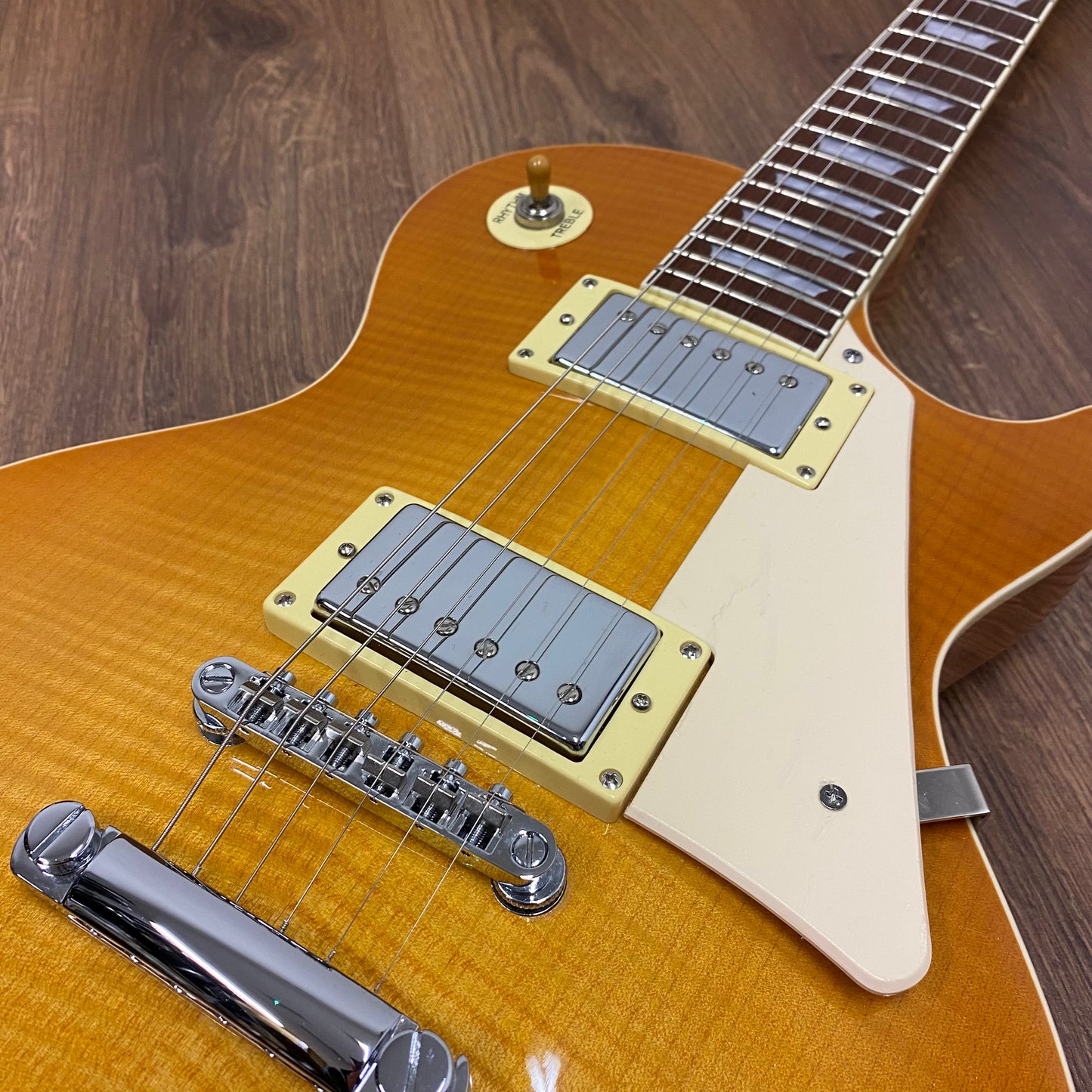 Pre-Owned Tokai Love Rock UALS62F - Honey Burst