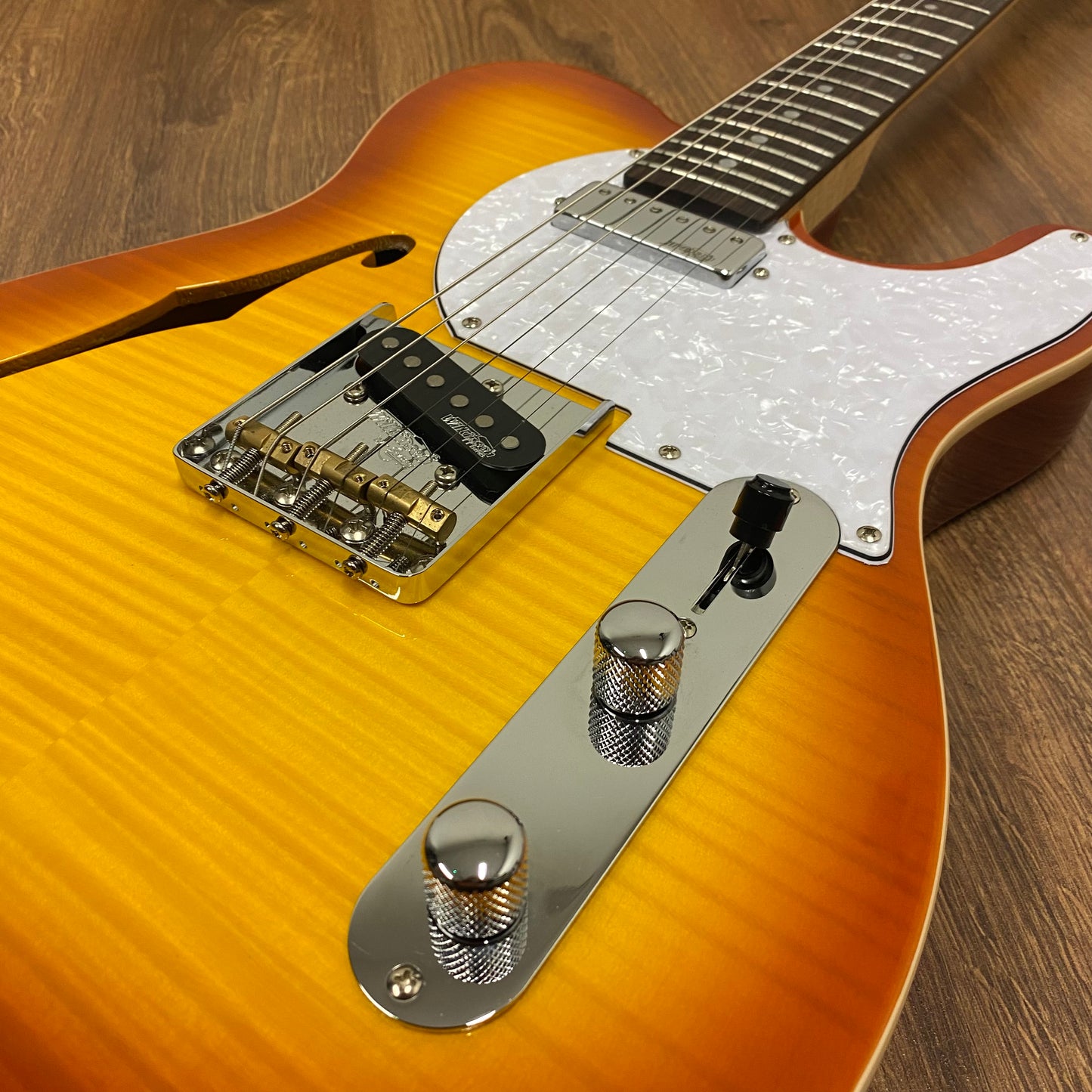 Pre-Owned Vintage V72 Thinline - Flame Tobacco Burst