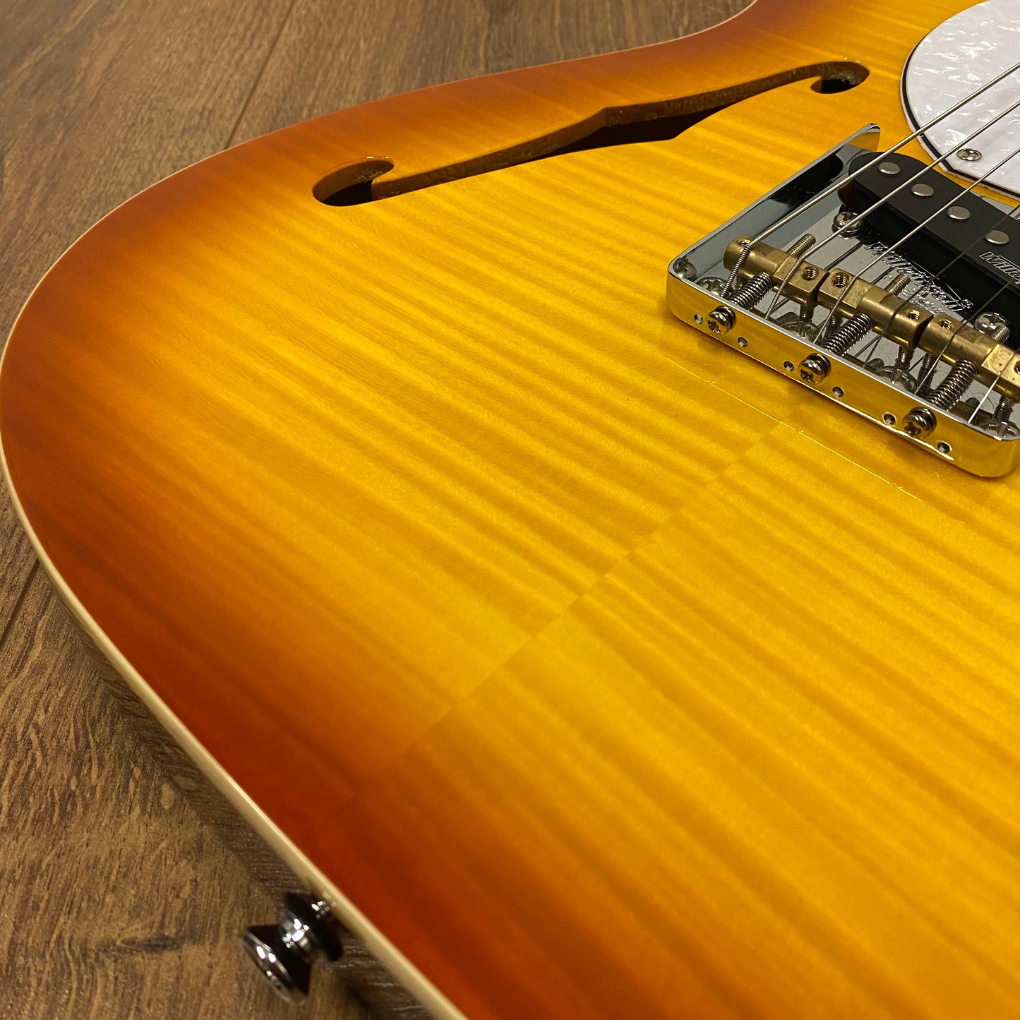 Pre-Owned Vintage V72 Thinline - Flame Tobacco Burst