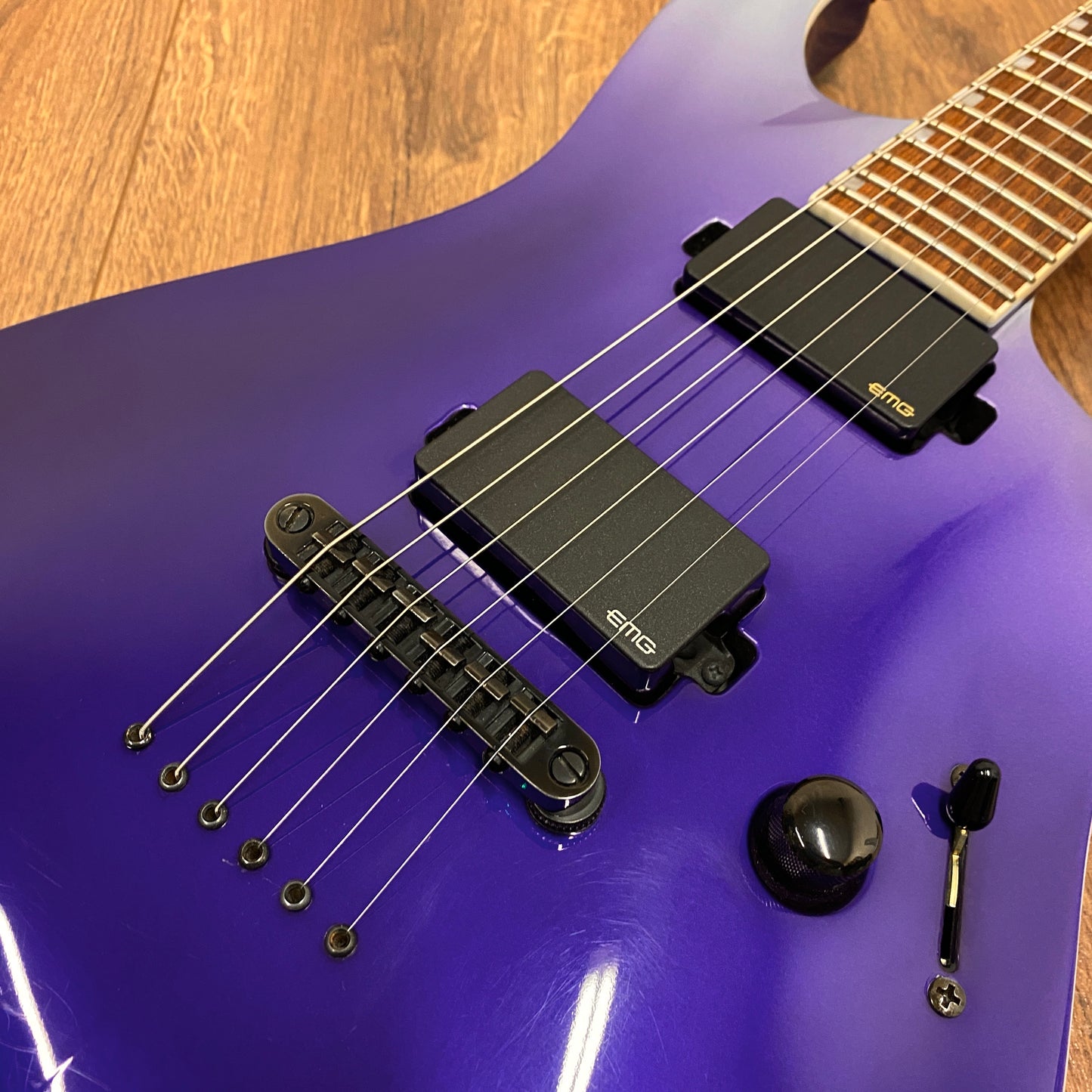 Pre-Owned ESP LTD MH-400NT - Violet Pearl Fade Metallic
