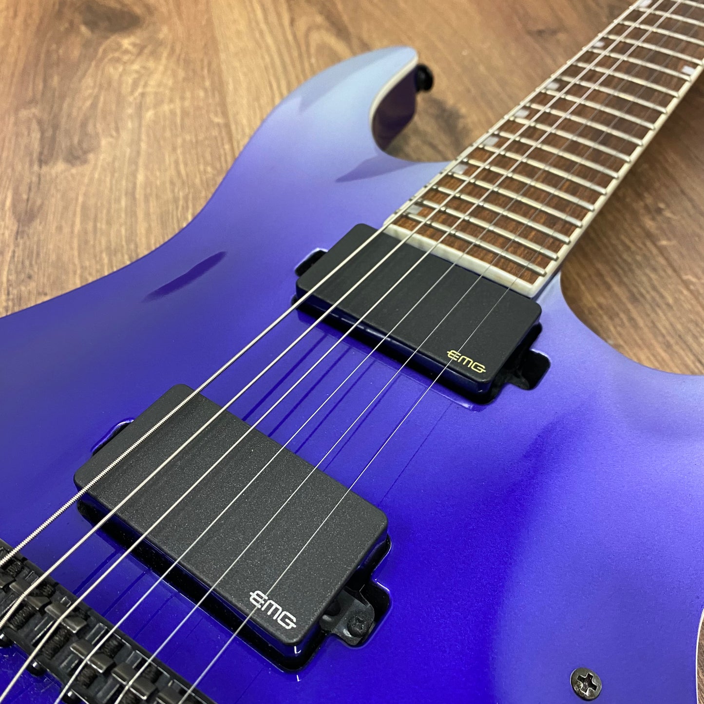Pre-Owned ESP LTD MH-400NT - Violet Pearl Fade Metallic