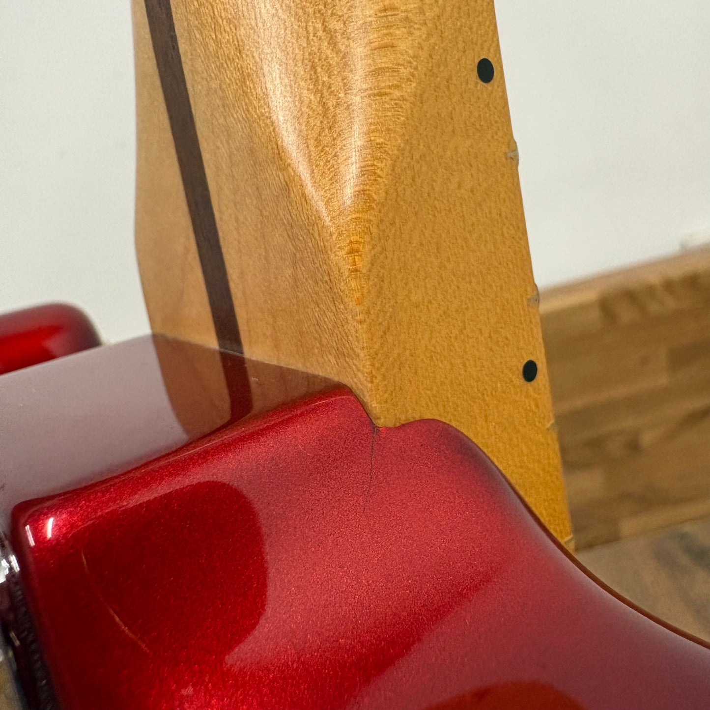 Pre-Owned Fender Mexican Standard Stratocaster - Candy Apple Red