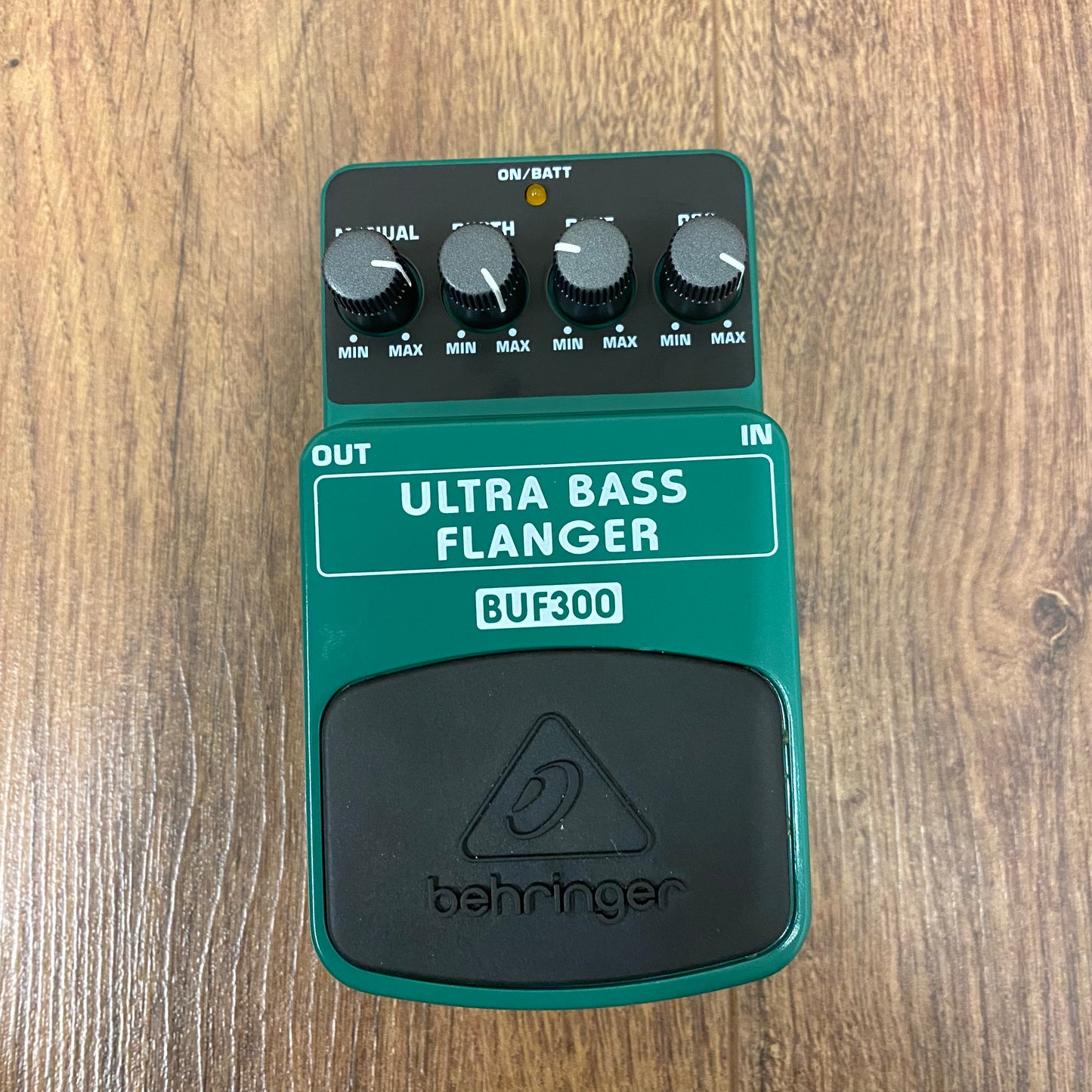 Pre-Owned Behringer BUF300 Bass Flanger Pedal