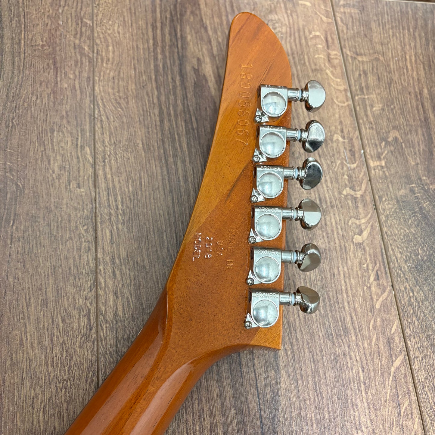 Pre-Owned Gibson Explorer - Antique Natural - 2018