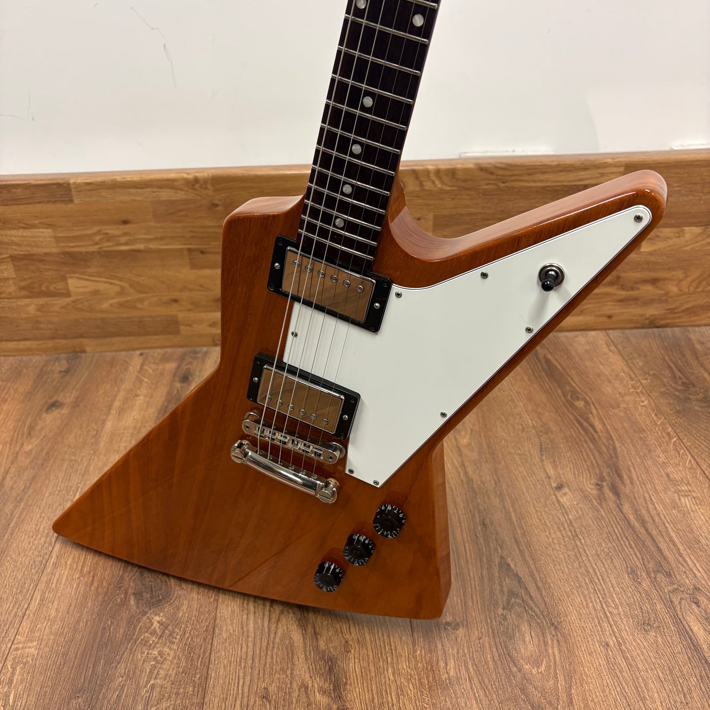 Pre-Owned Gibson Explorer - Antique Natural - 2018