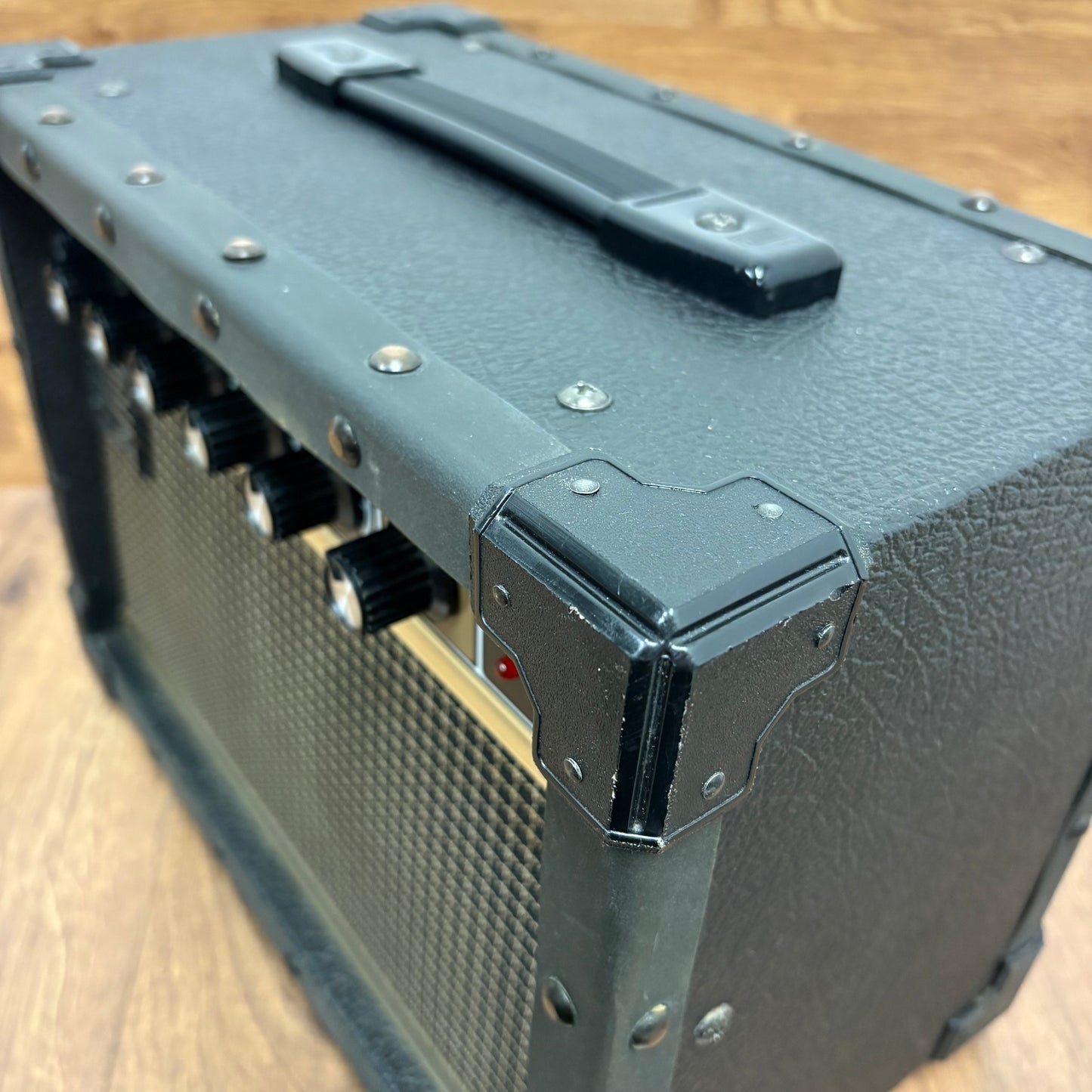 Pre-Owned Roland Jazz Chorus 20 Combo Amp