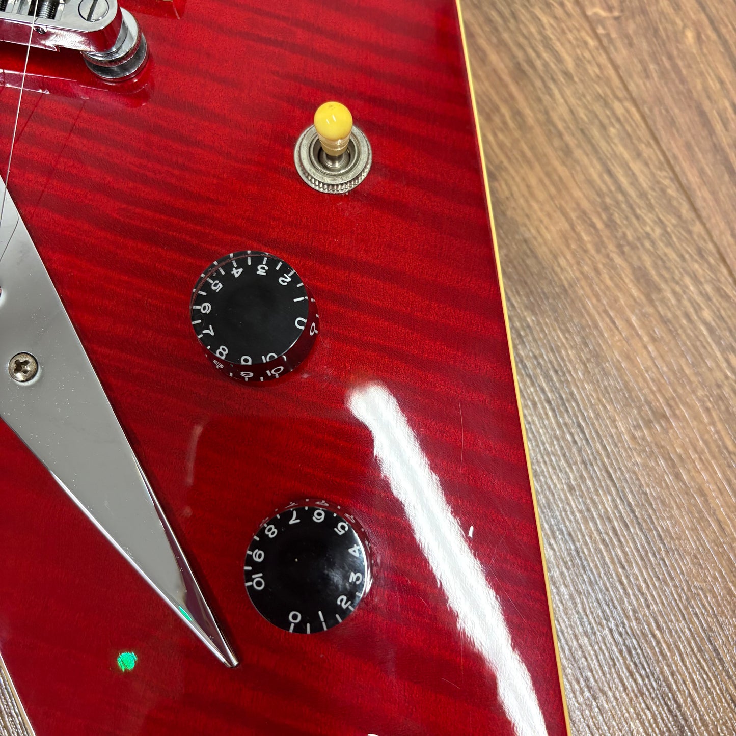 Pre-Owned Rally Flying V - Red