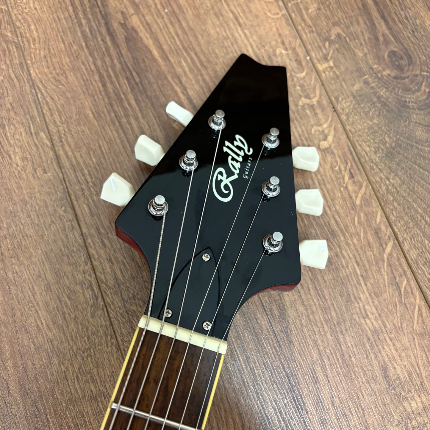 Pre-Owned Rally Flying V - Red