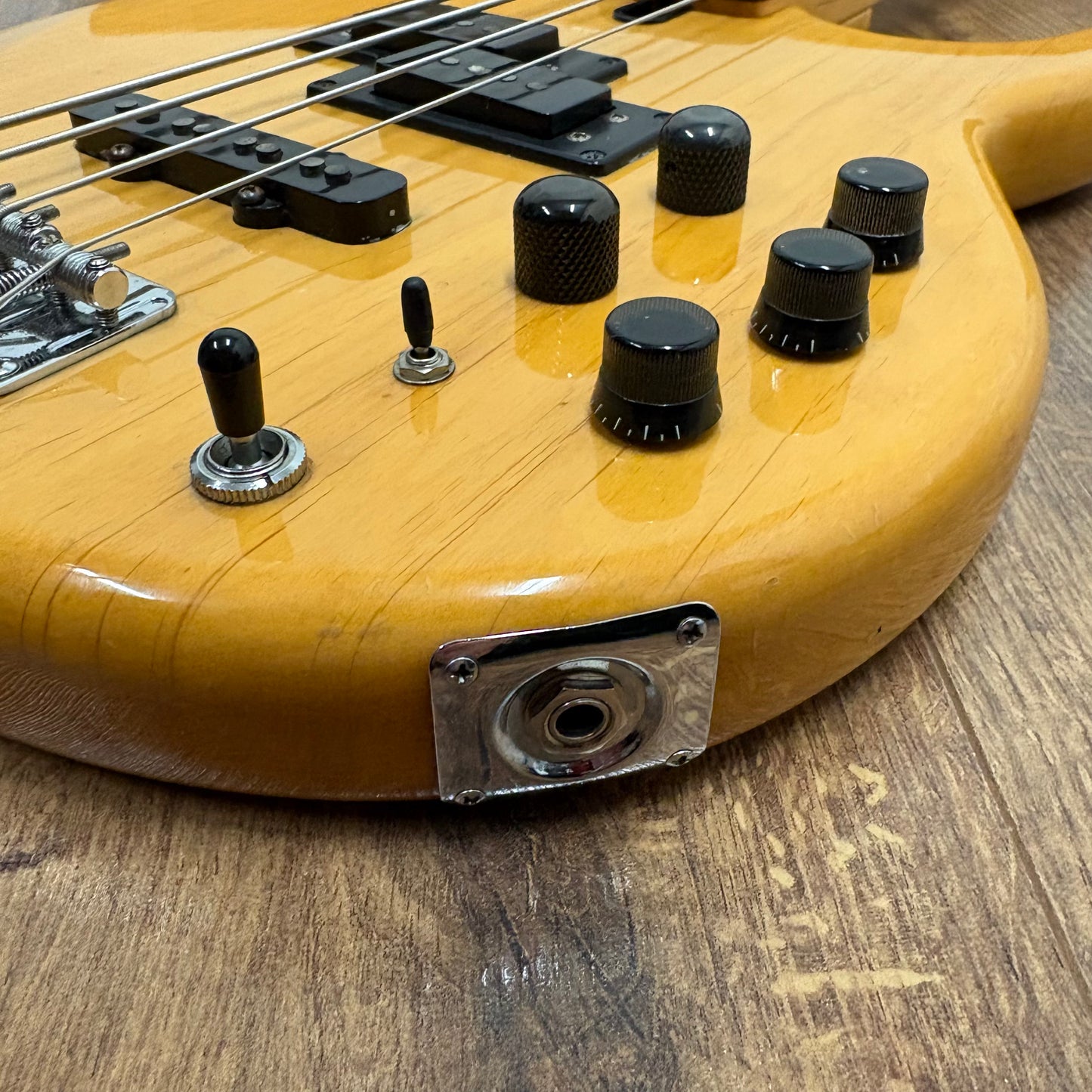 Pre-Owned Yamaha BB1100S Bass - Natural - 1987