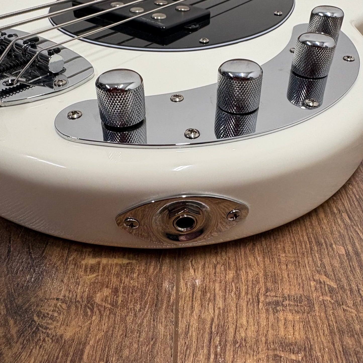 Pre-Owned Sire Marcus Miller Z3 - Antique White