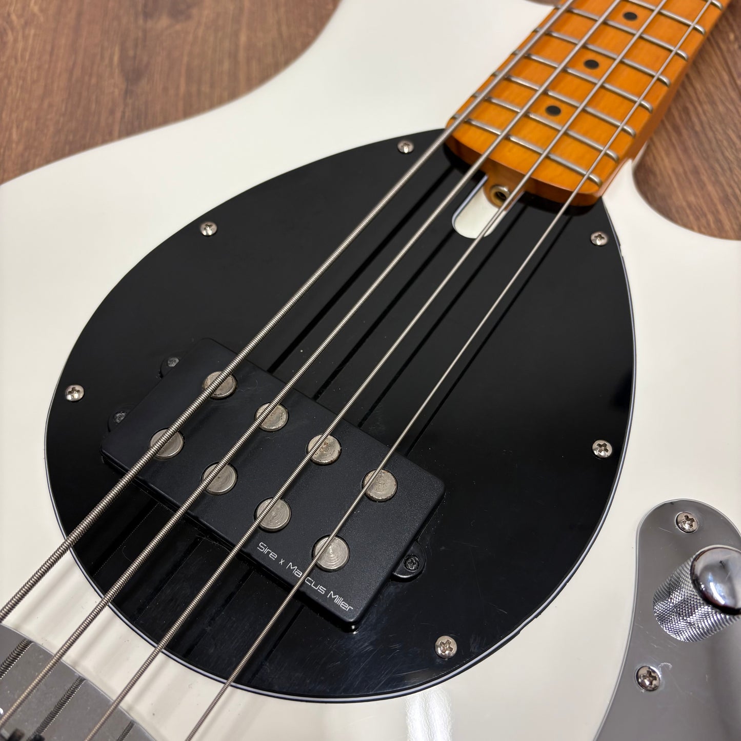 Pre-Owned Sire Marcus Miller Z3 - Antique White