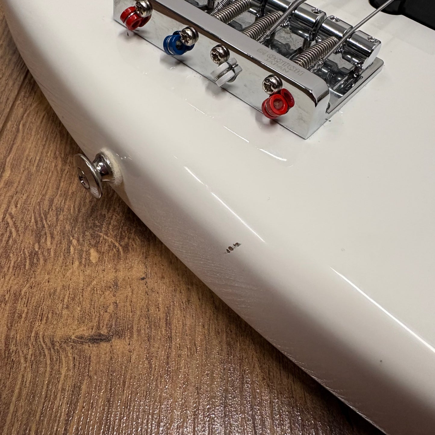 Pre-Owned Squier Vintage Modified '70s Jazz Bass - White