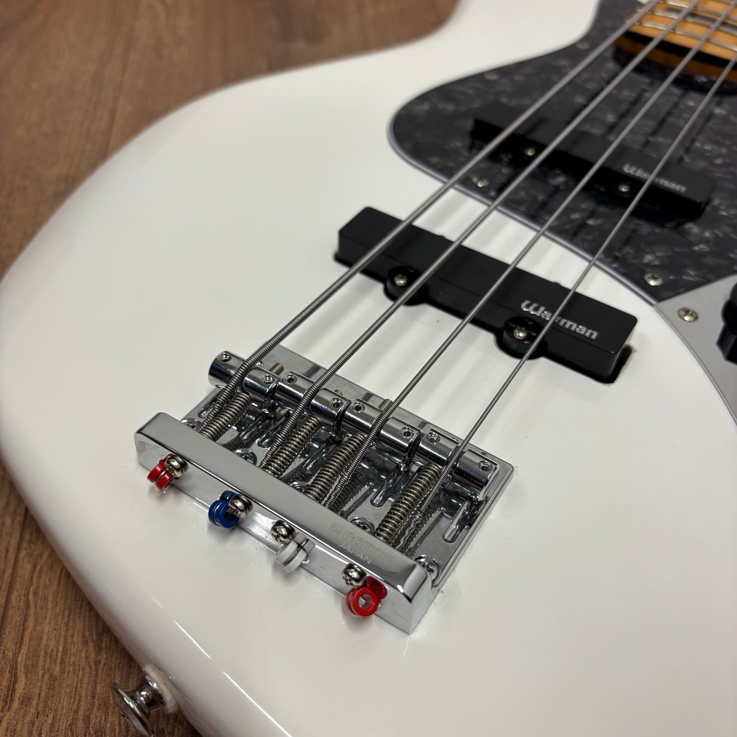 Pre-Owned Squier Vintage Modified '70s Jazz Bass - White