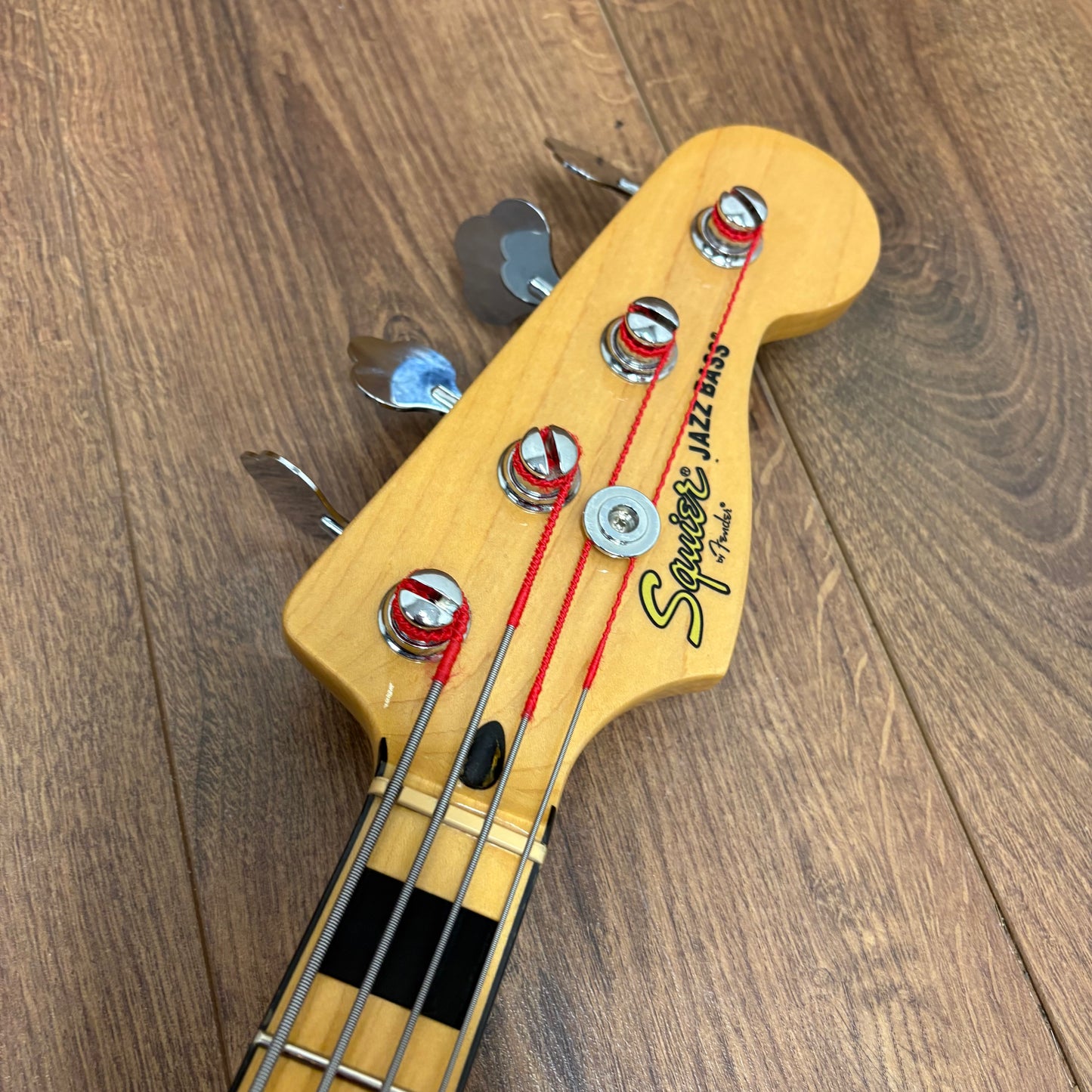Pre-Owned Squier Vintage Modified '70s Jazz Bass - White