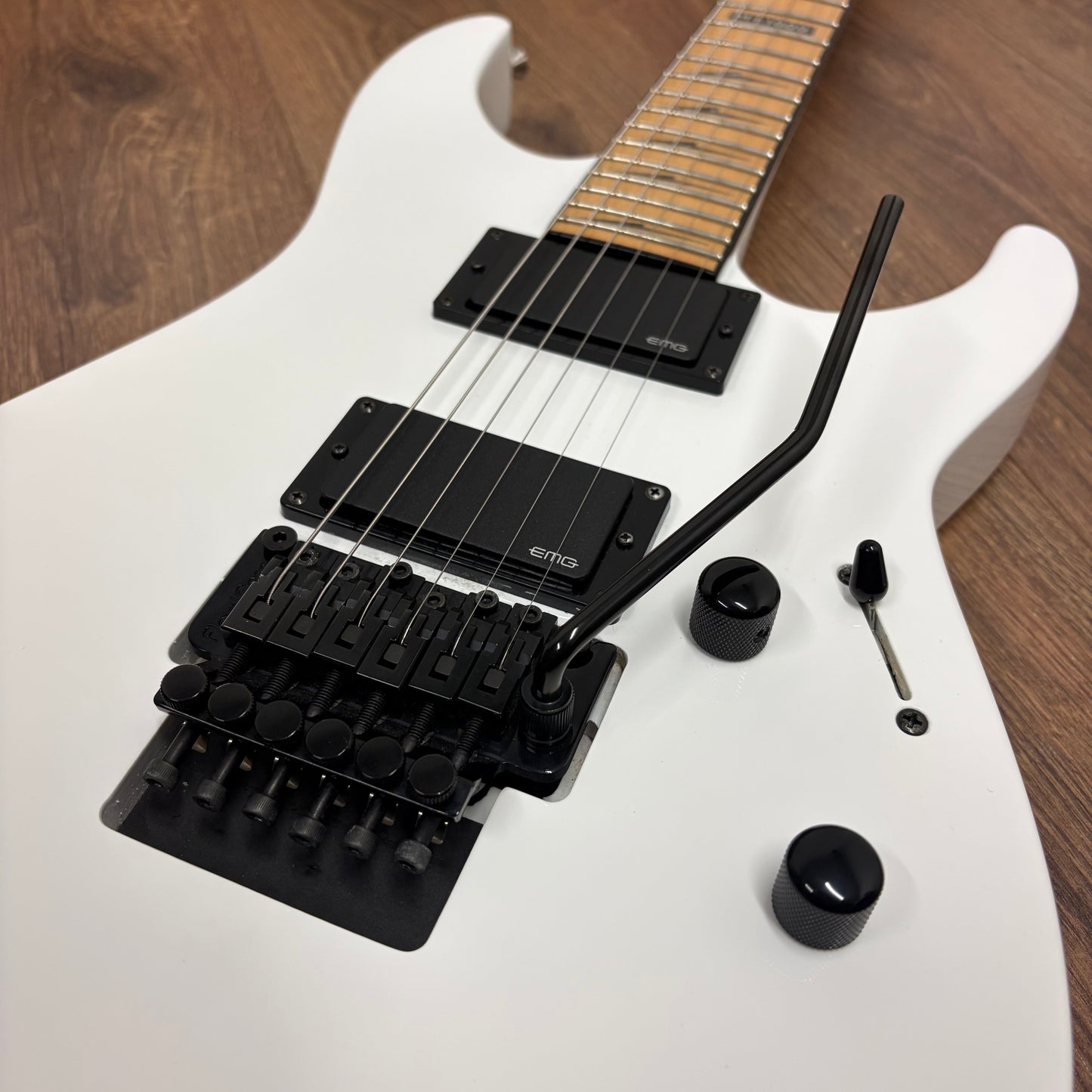 Pre-Owned LTD M-1000 M Deluxe - Snow White