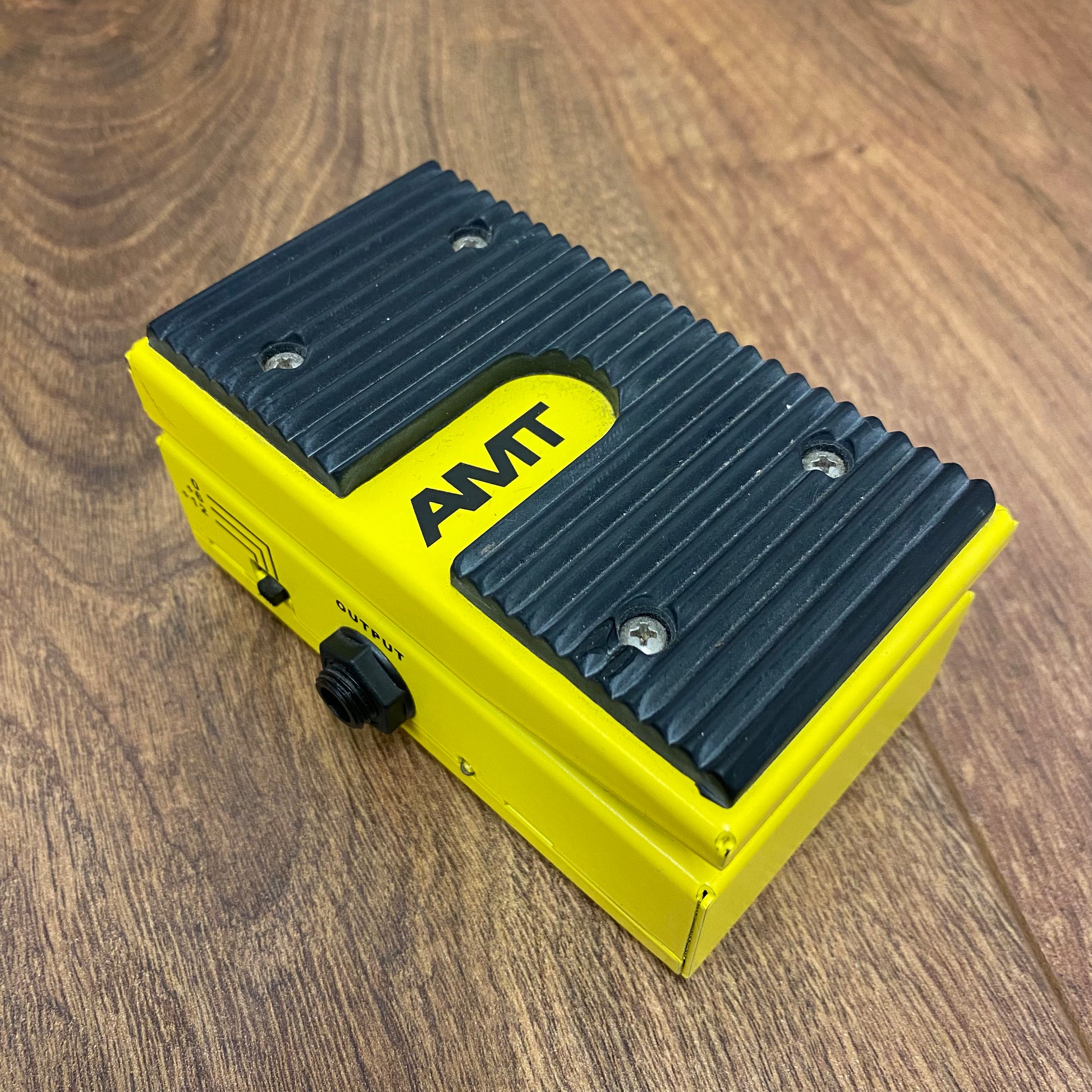 Pre-Owned AMT LLM-2 Active Volume Pedal – Hippo Guitars