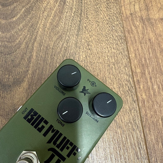 Pre-Owned Electro-Harmonix Green Russian Big Muff Fuzz Pedal