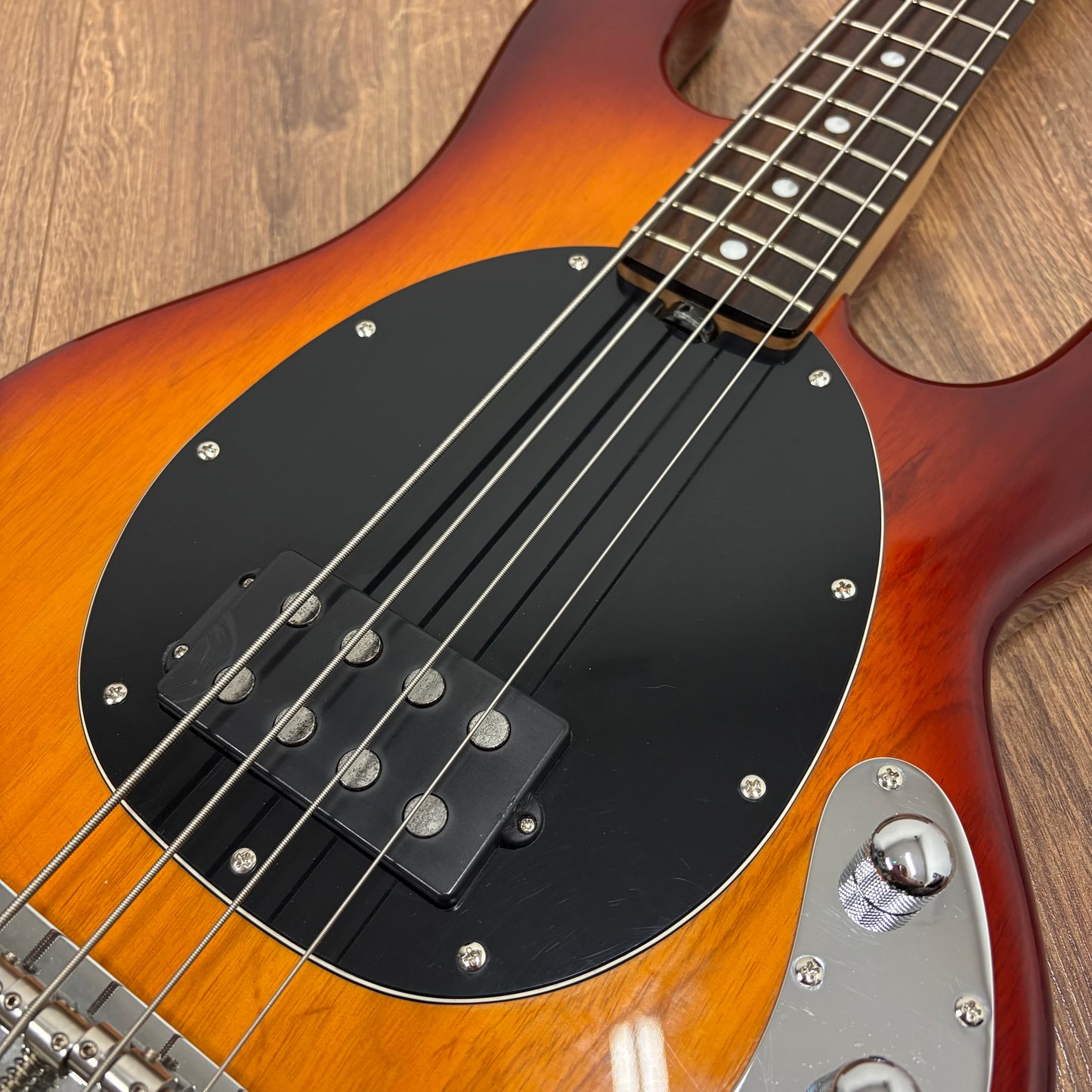 Pre-Owned Sterling by MusicMan Ray 34 - Sunburst