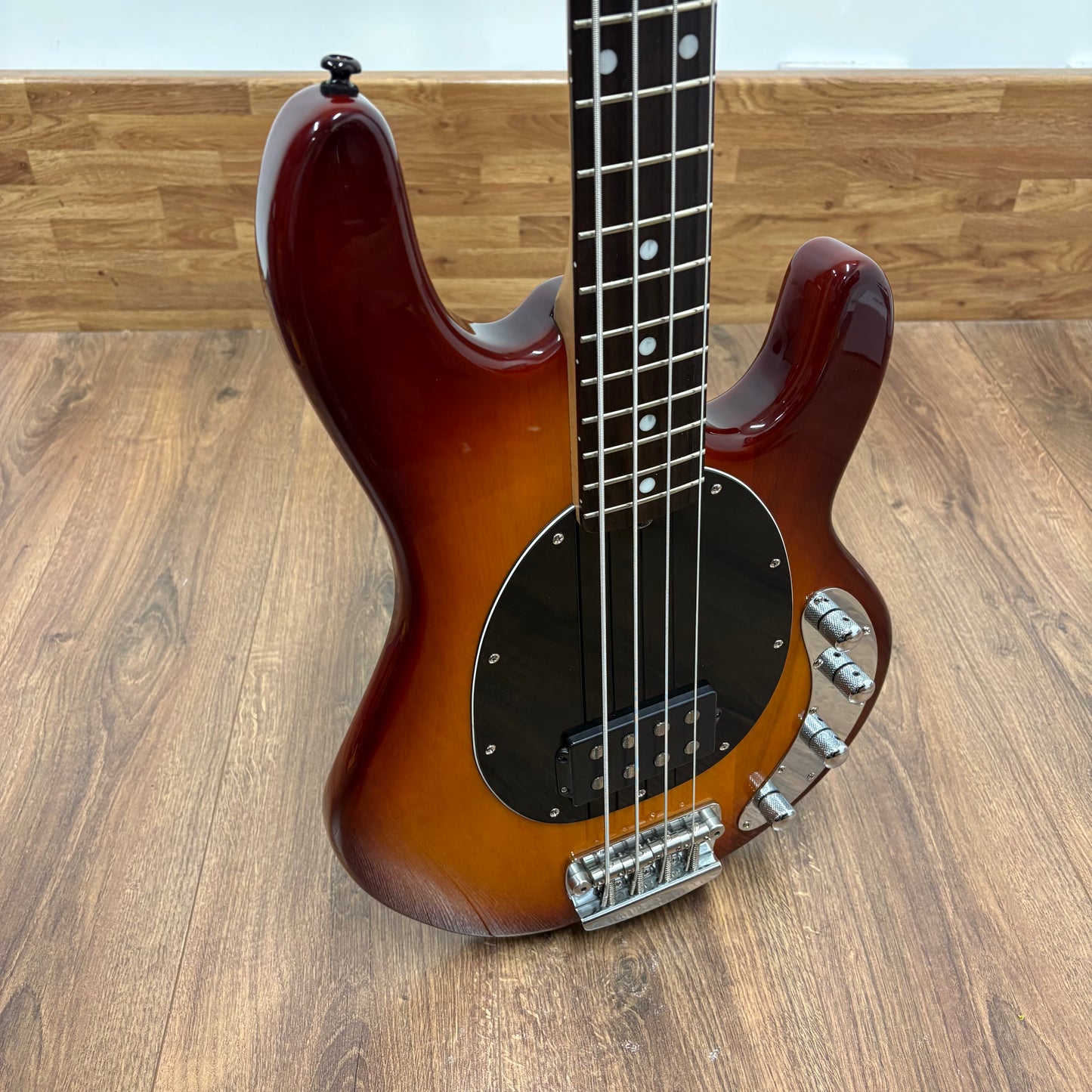 Pre-Owned Sterling by MusicMan Ray 34 - Sunburst