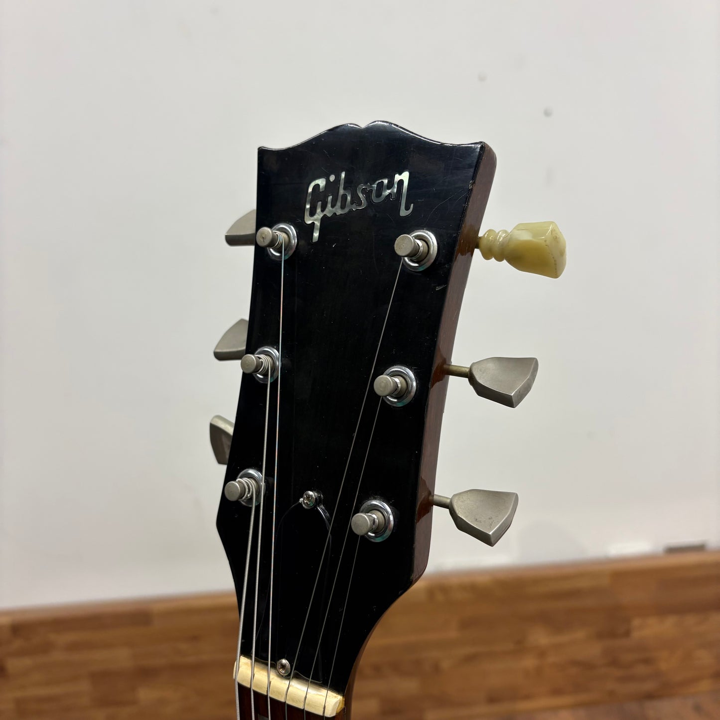 Pre-Owned Gibson SG Special - Walnut - 1973