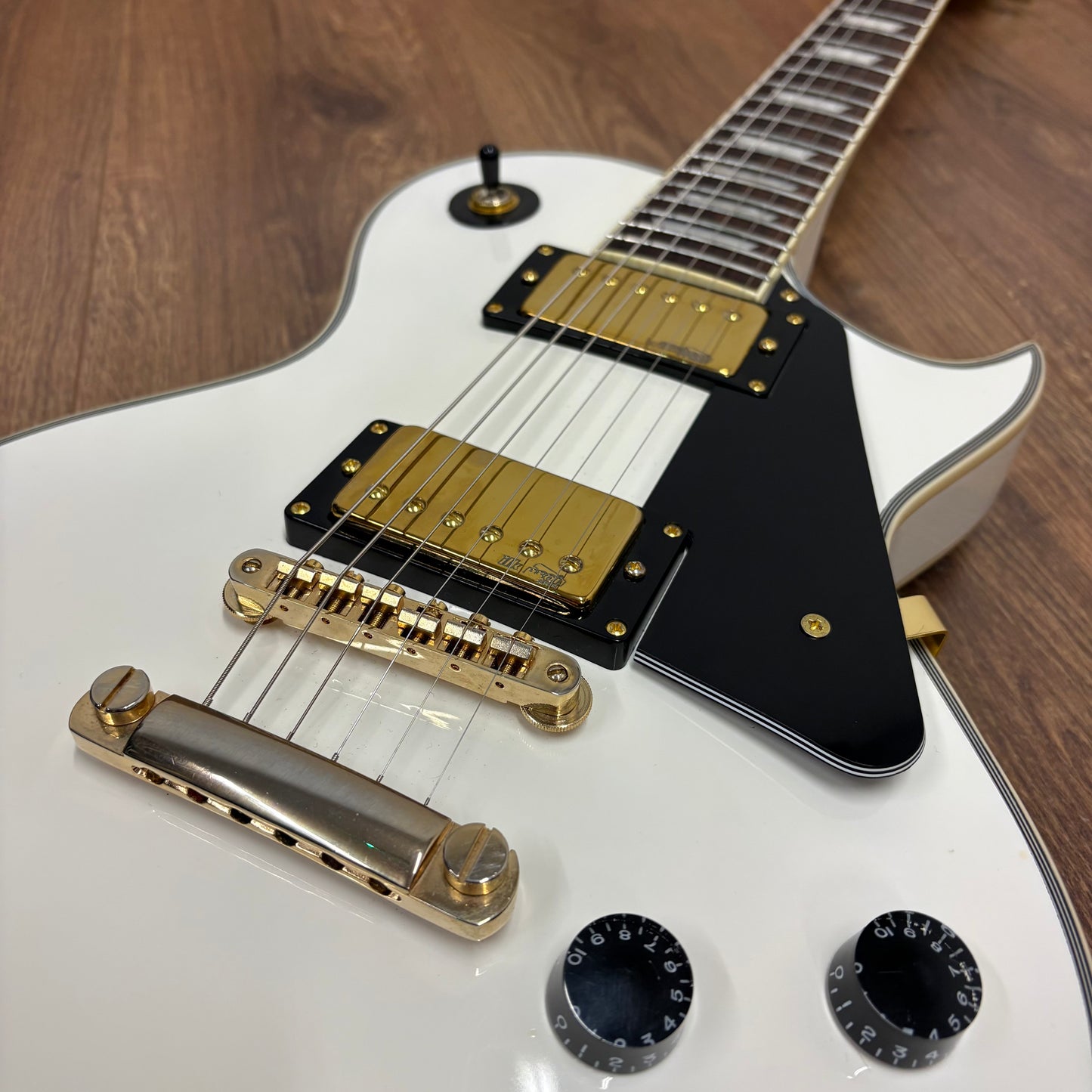 Pre-Owned Vintage V100 - Arctic White