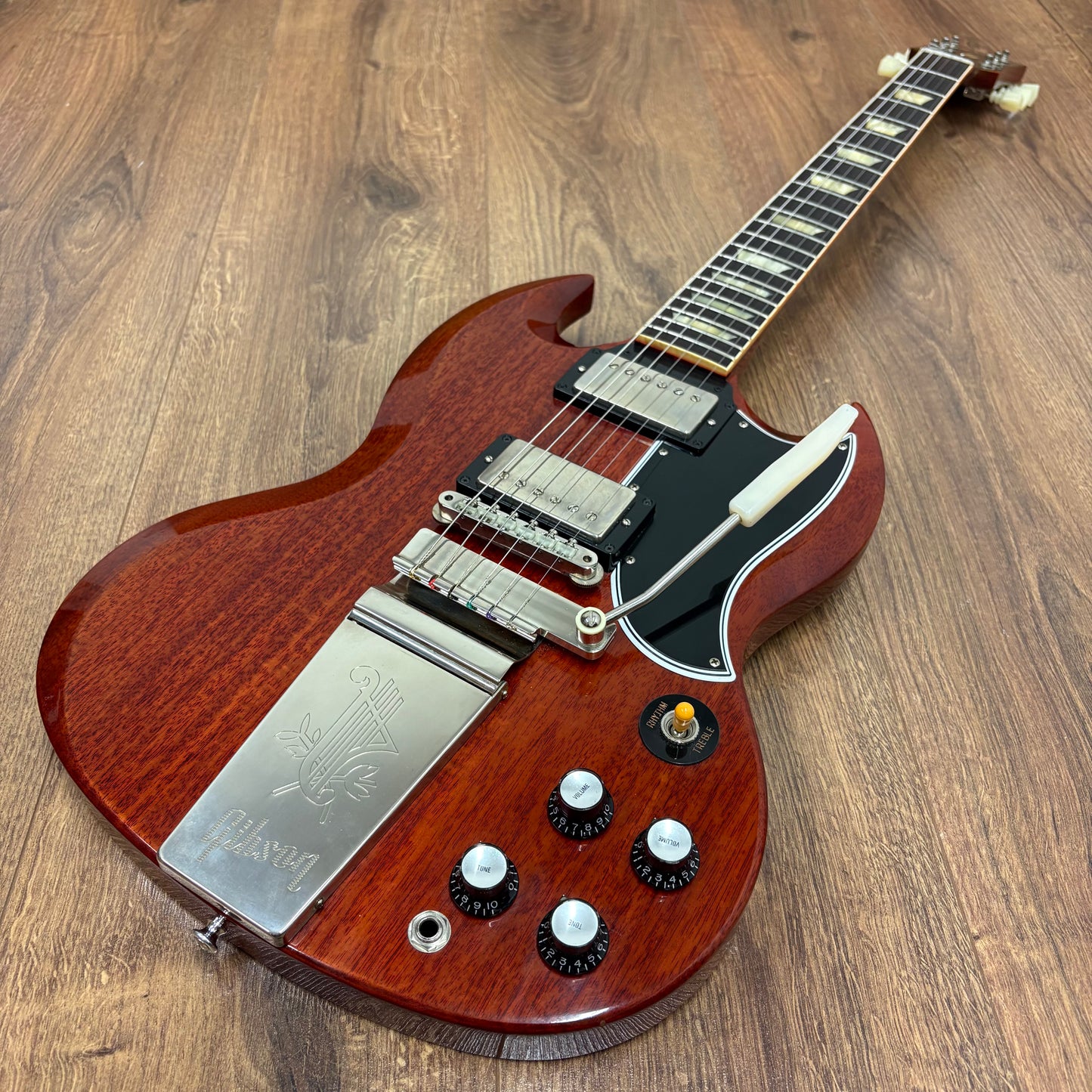 Pre-Owned Gibson Custom Shop 1964 SG Standard Maestro VOS - Cherry Red - 2023