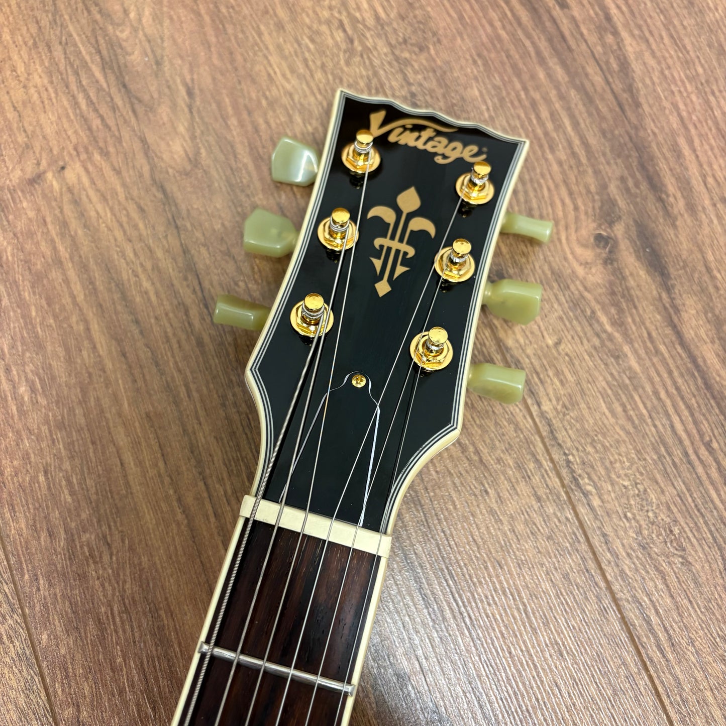 Pre-Owned Vintage V100 - Arctic White