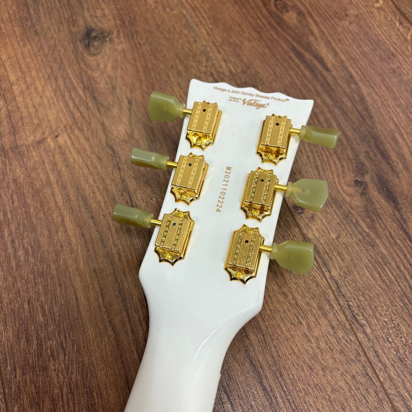 Pre-Owned Vintage V100 - Arctic White